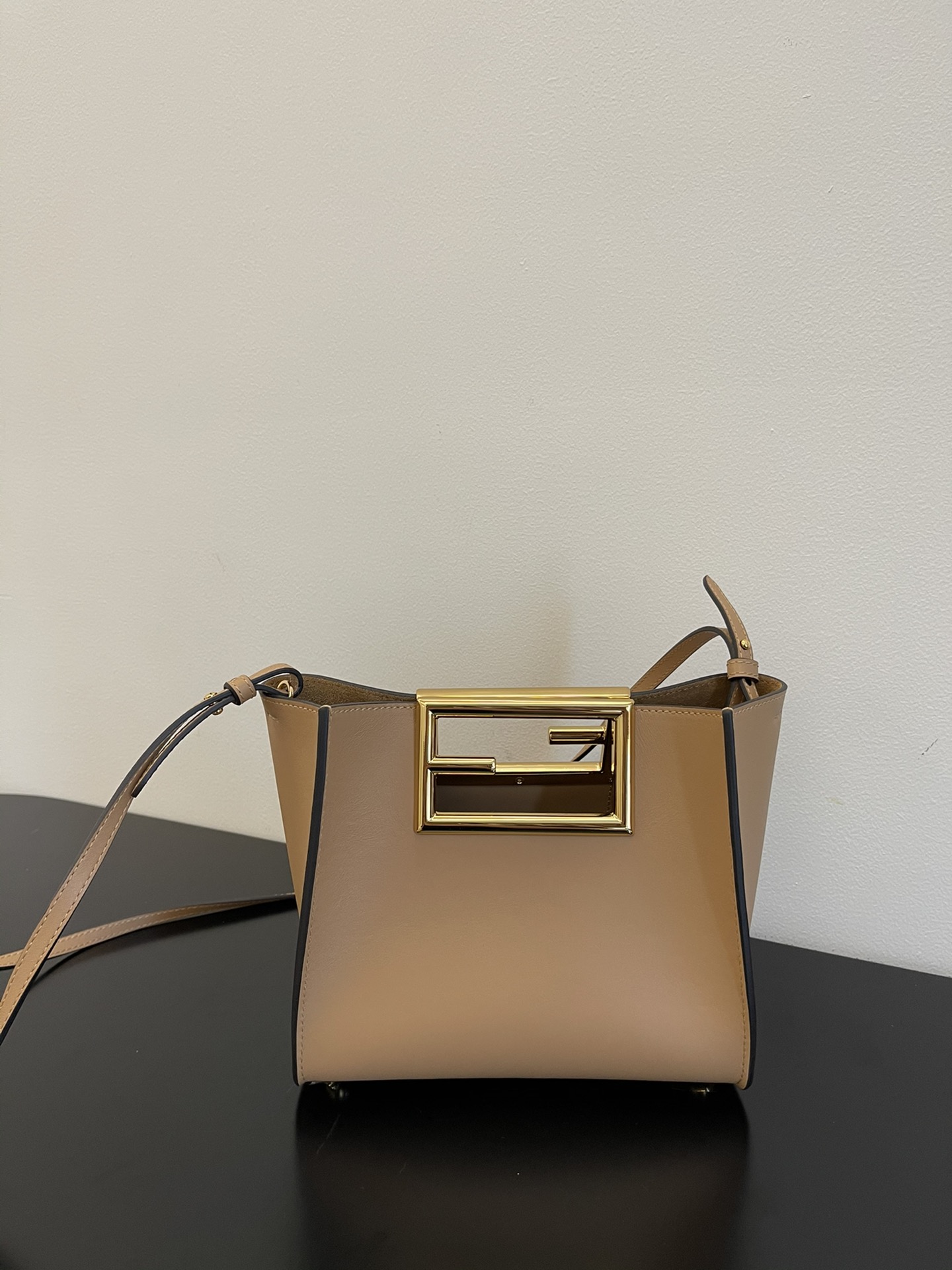Fendi Way Handbags-23×7×18CM