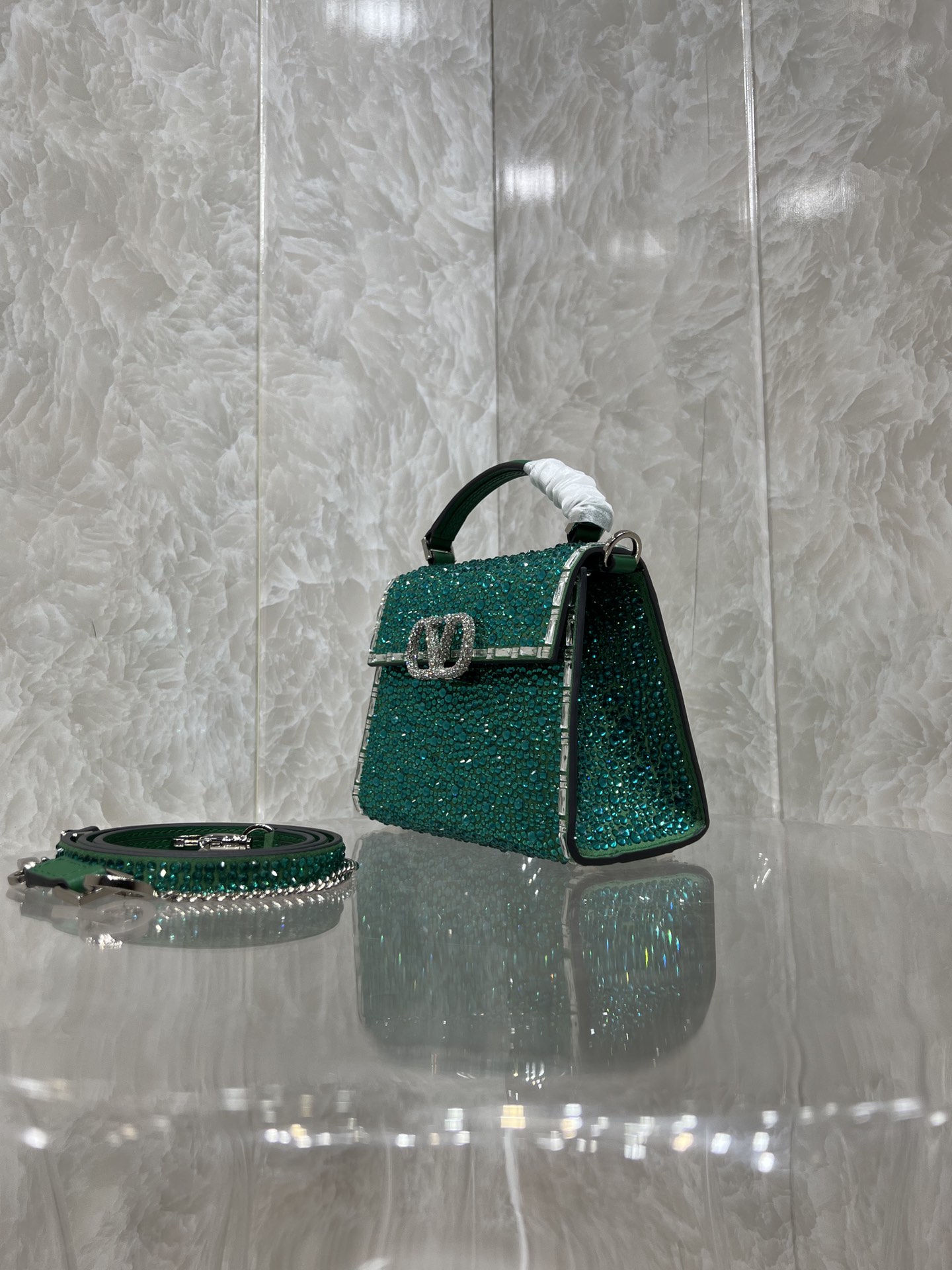 Valentino Vlogo Signature Chain Bag-19*13*9CM