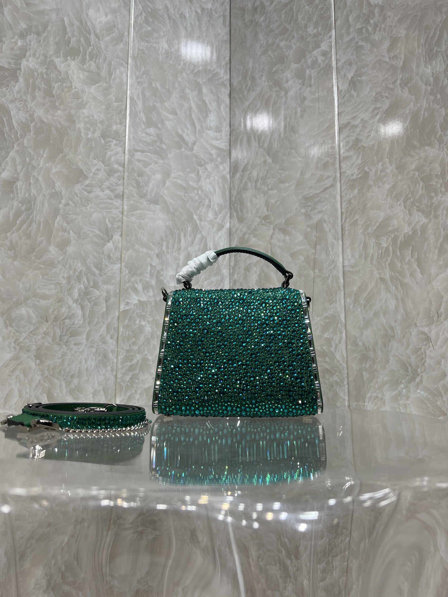 Valentino Vlogo Signature Chain Bag-19*13*9CM