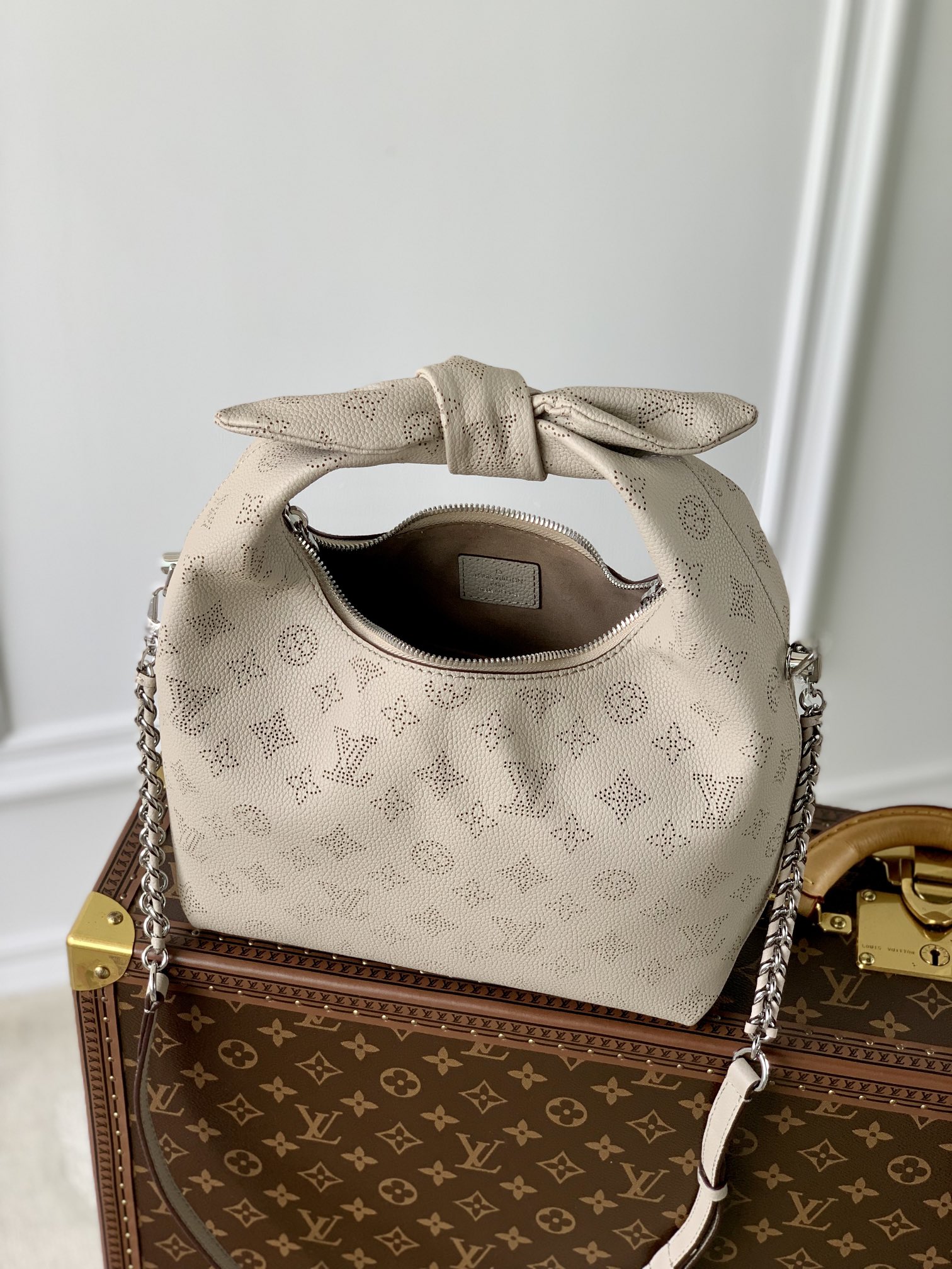 Louis Vuitton Why Knot Handbag-28*34*12CM