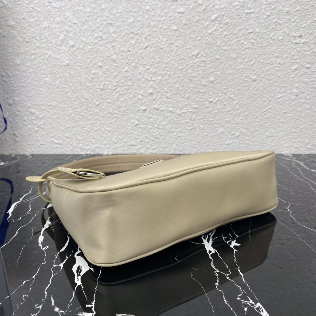 Prada 1NE515 Nylon Hobo Bag-23*13*5CM