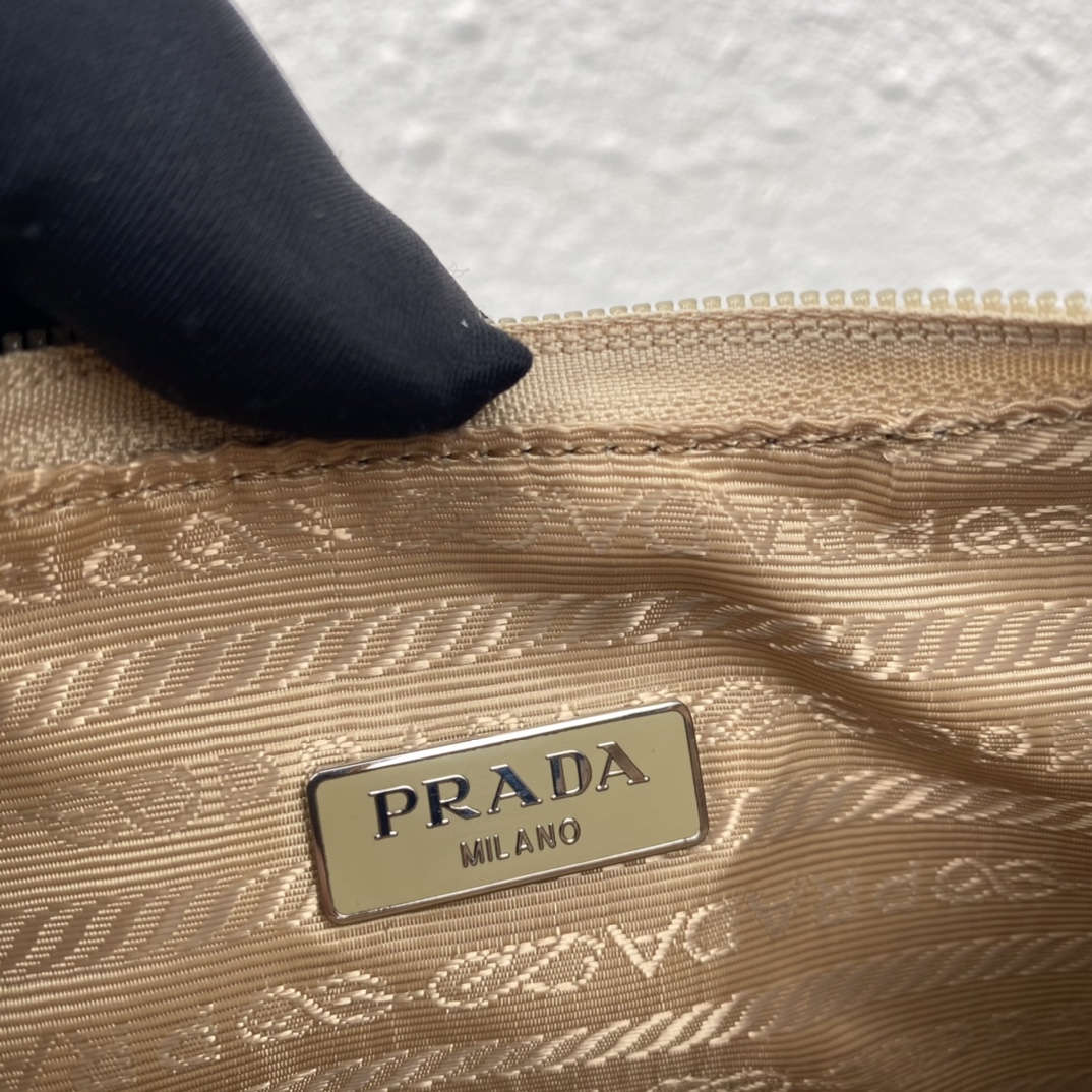 Prada 1NE515 Nylon Hobo Bag-23*13*5CM