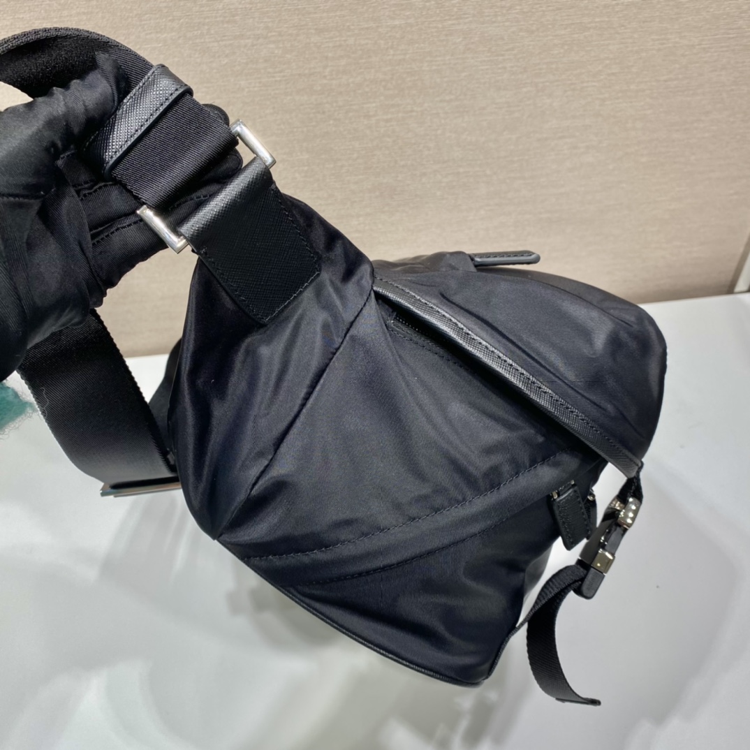 Prada 2VH991A Messenger Bag-32*18*16CM Prada 2VH991A Messenger Bag-32*18*16CM