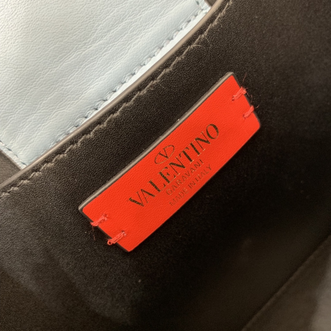 Valentino Garavani SuperVee Bag-20*19*12CM