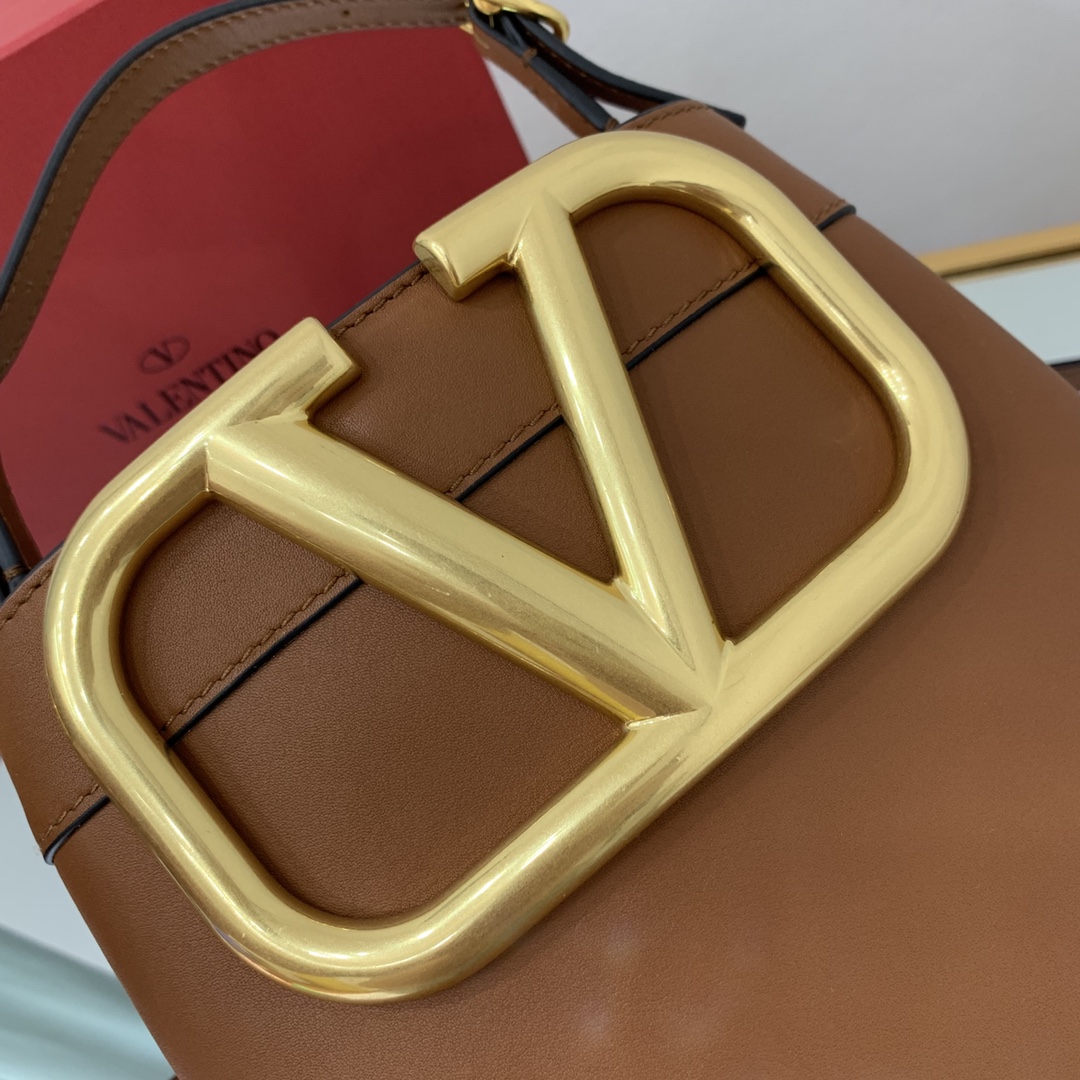Valentino Garavani SuperVee Bag-20*19*12CM