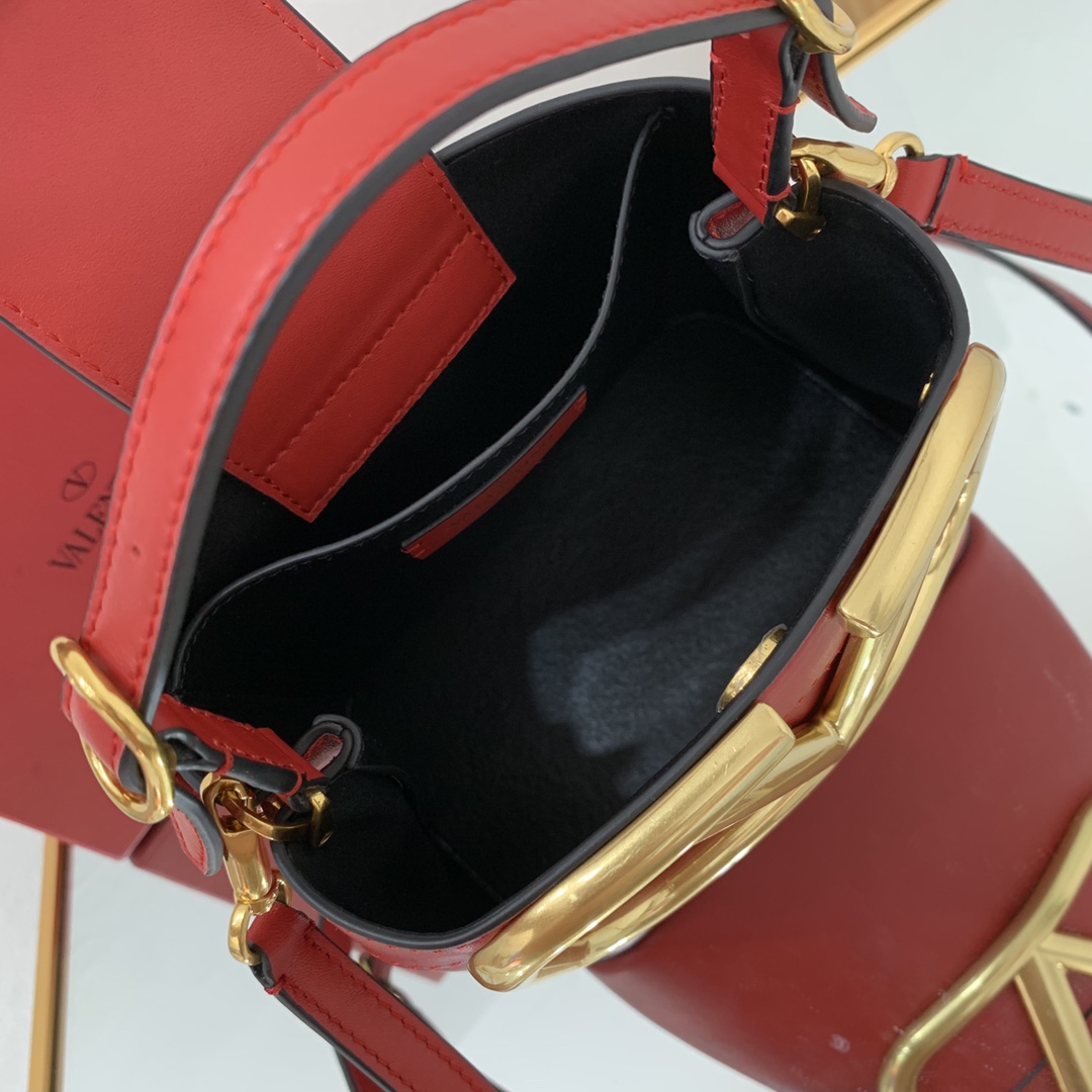 Valentino Garavani SuperVee Bag-20*19*12CM
