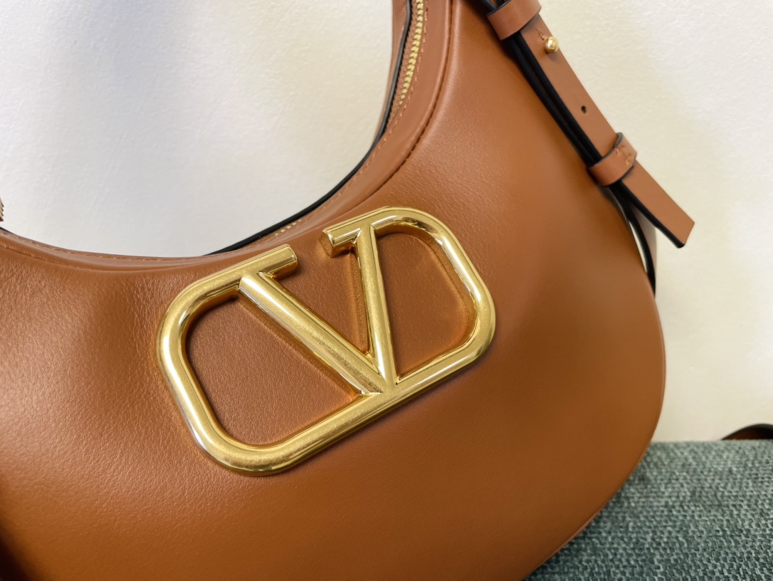 Valentino Garavani StudSign-26*30*7CM