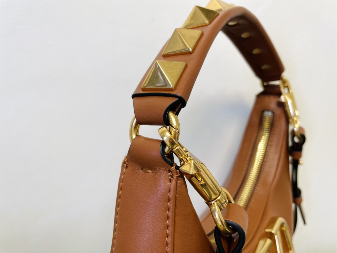 Valentino Garavani StudSign-26*30*7CM