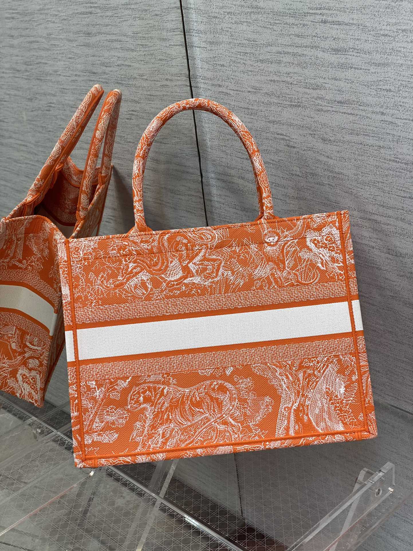 Diro Small Book Tote-36.5CM