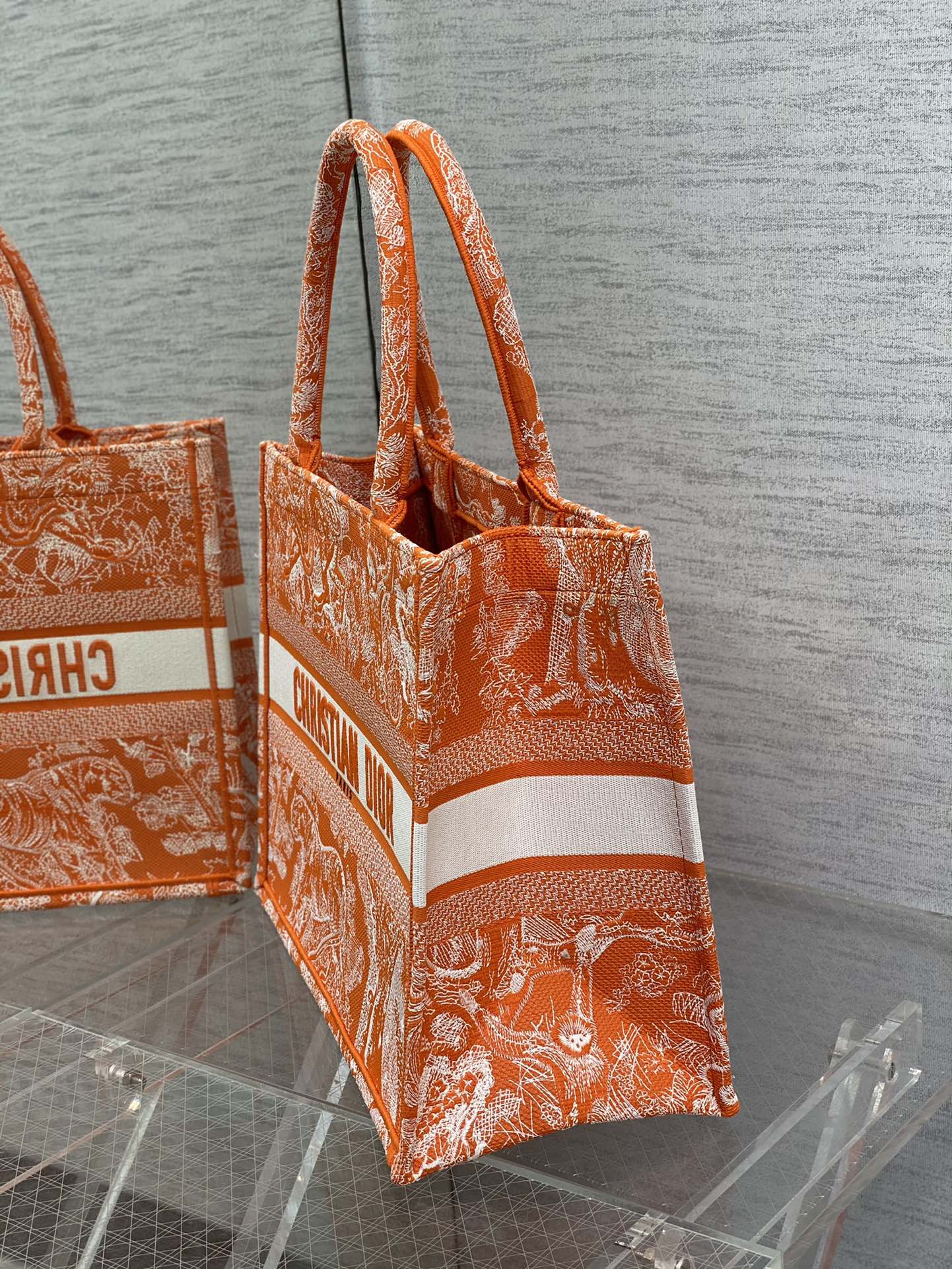 Diro Small Book Tote-36.5CM