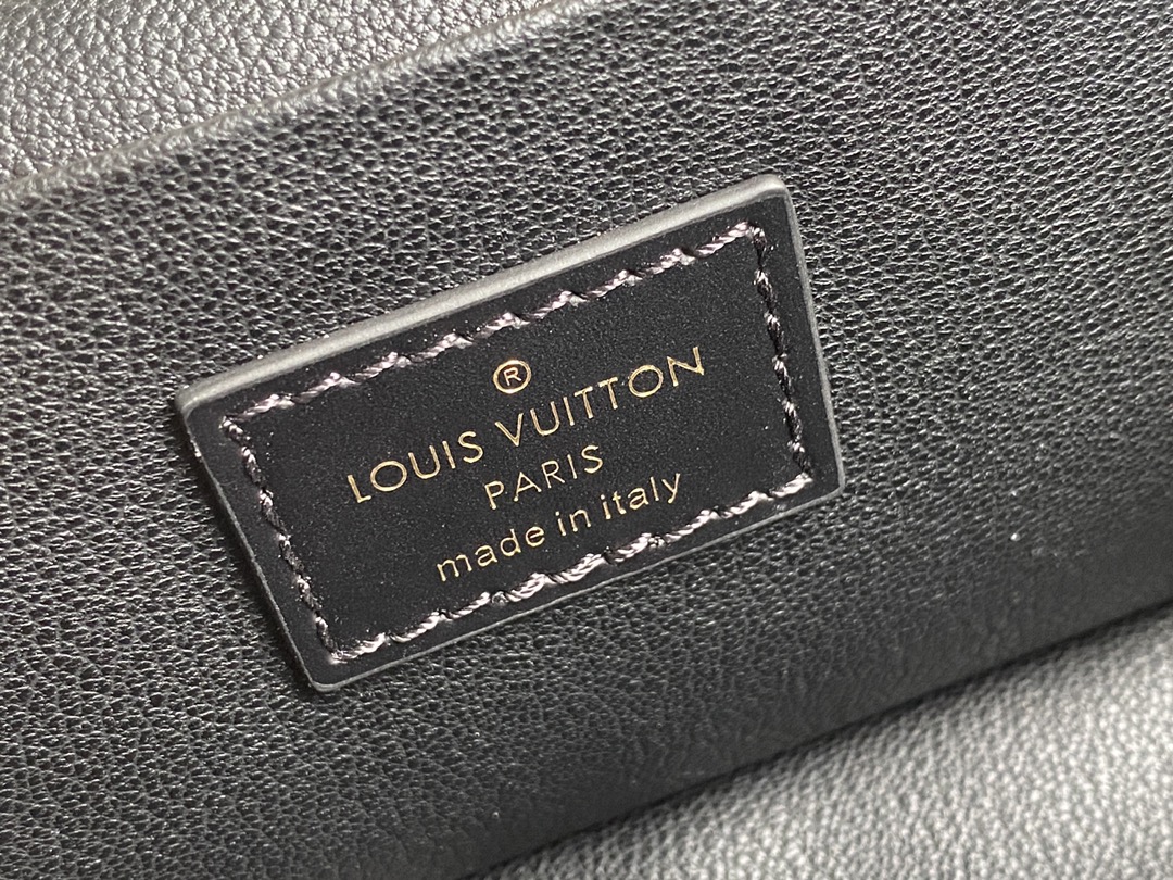Louis Vuitton Cosmetic Bag-20*13.5*12CM