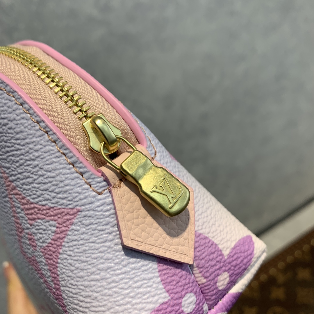 Louis Vuitton Cosmetic Bag-19*12*6CM Louis Vuitton Cosmetic Bag-19*12*6CM