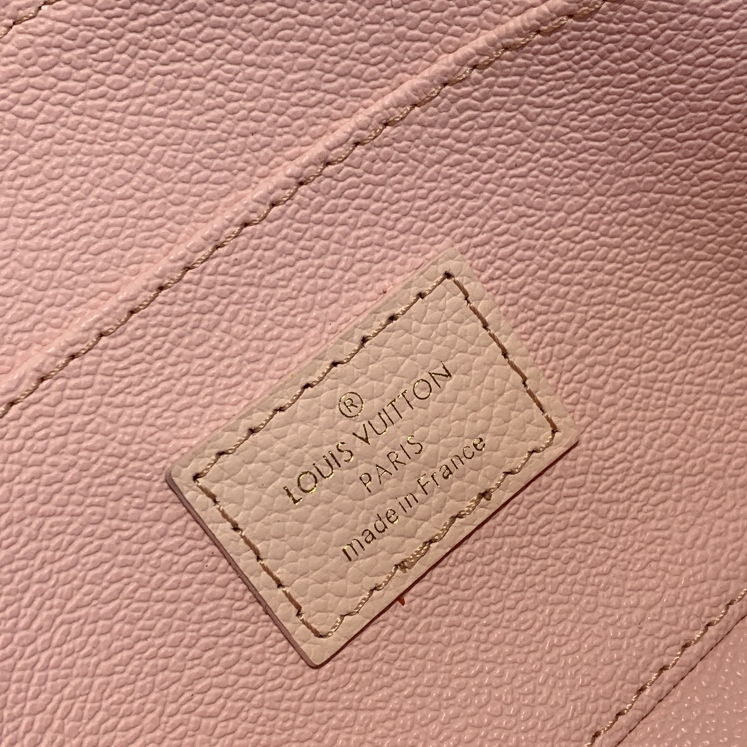 Louis Vuitton Cosmetic Bag-19*12*6CM Louis Vuitton Cosmetic Bag-19*12*6CM