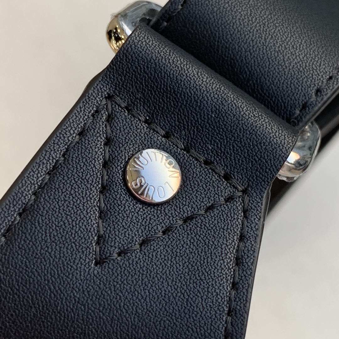Louis Vuitton Campus Bum Bag-26*13*7CM