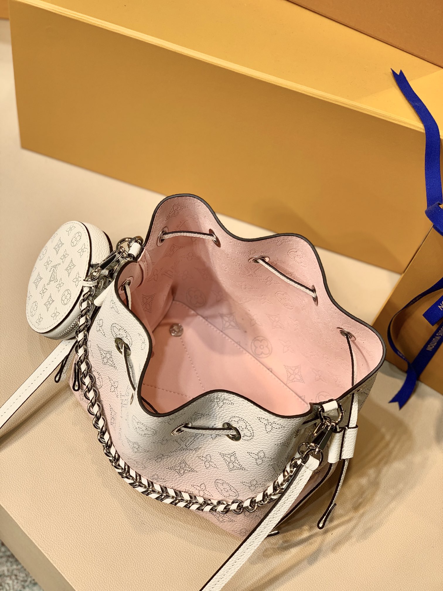 Louis Vuitton Bella Tote Bag-M57201-19*22*14CM