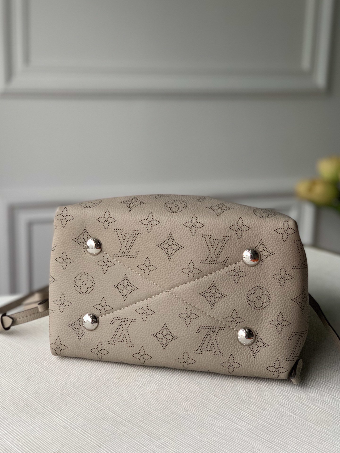 Louis Vuitton Bella Tote Bag-M57201-19*22*14CM