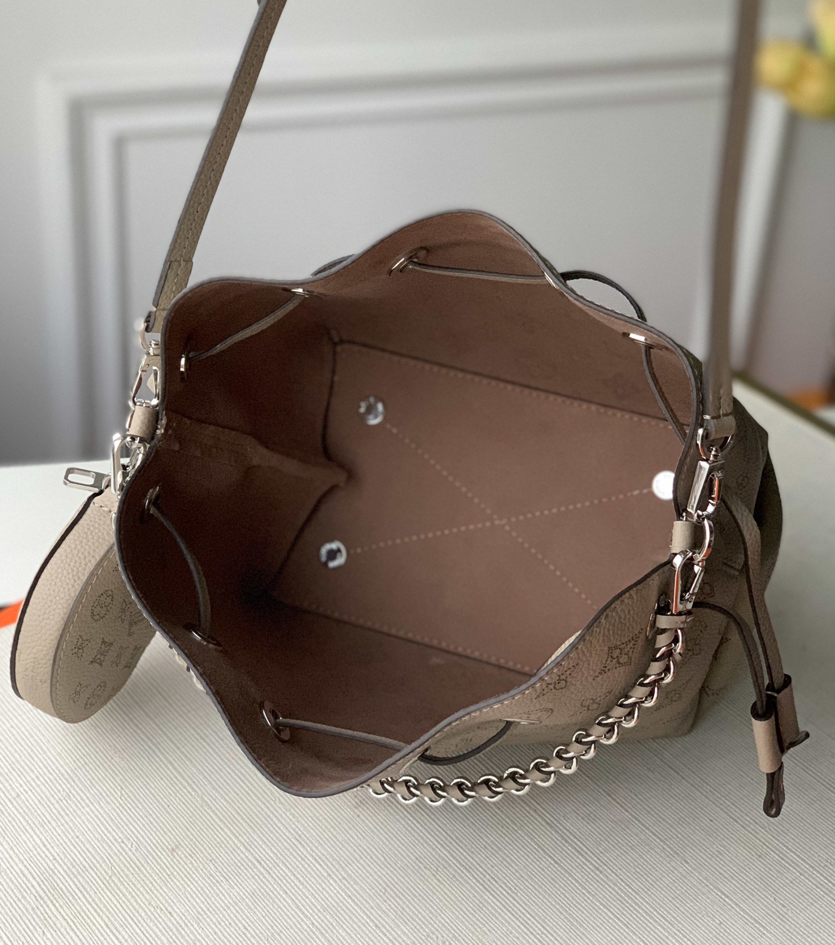 Louis Vuitton Bella Tote Bag-M57201-19*22*14CM
