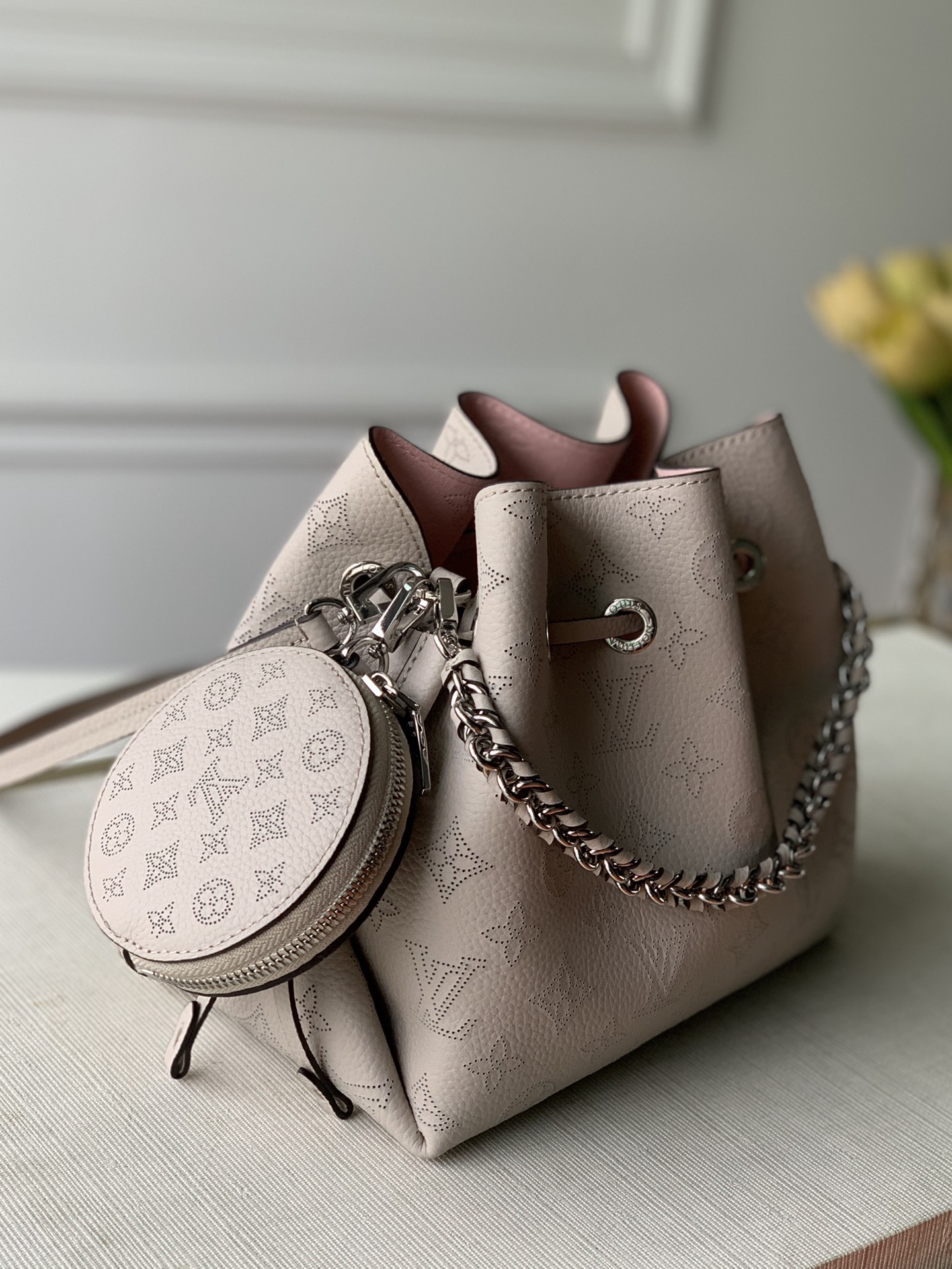 Louis Vuitton Bella Tote Bag-M57201-19*22*14CM