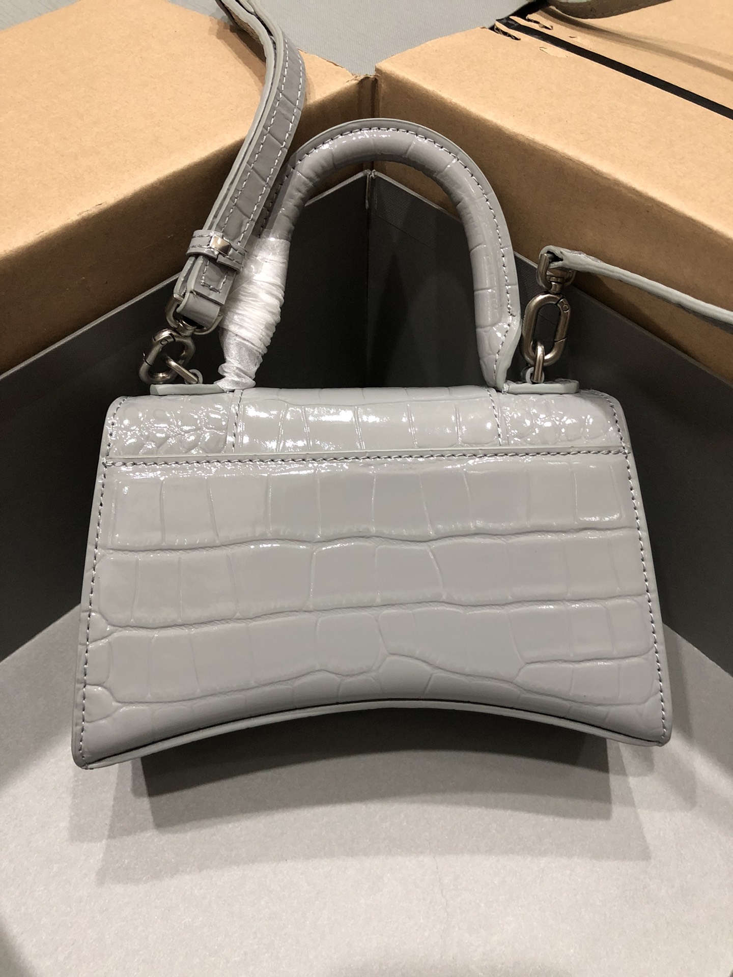 Balenciaga Small Hourglass Bag-13*8*19CM Balenciaga Small Hourglass Bag-13*8*19CM