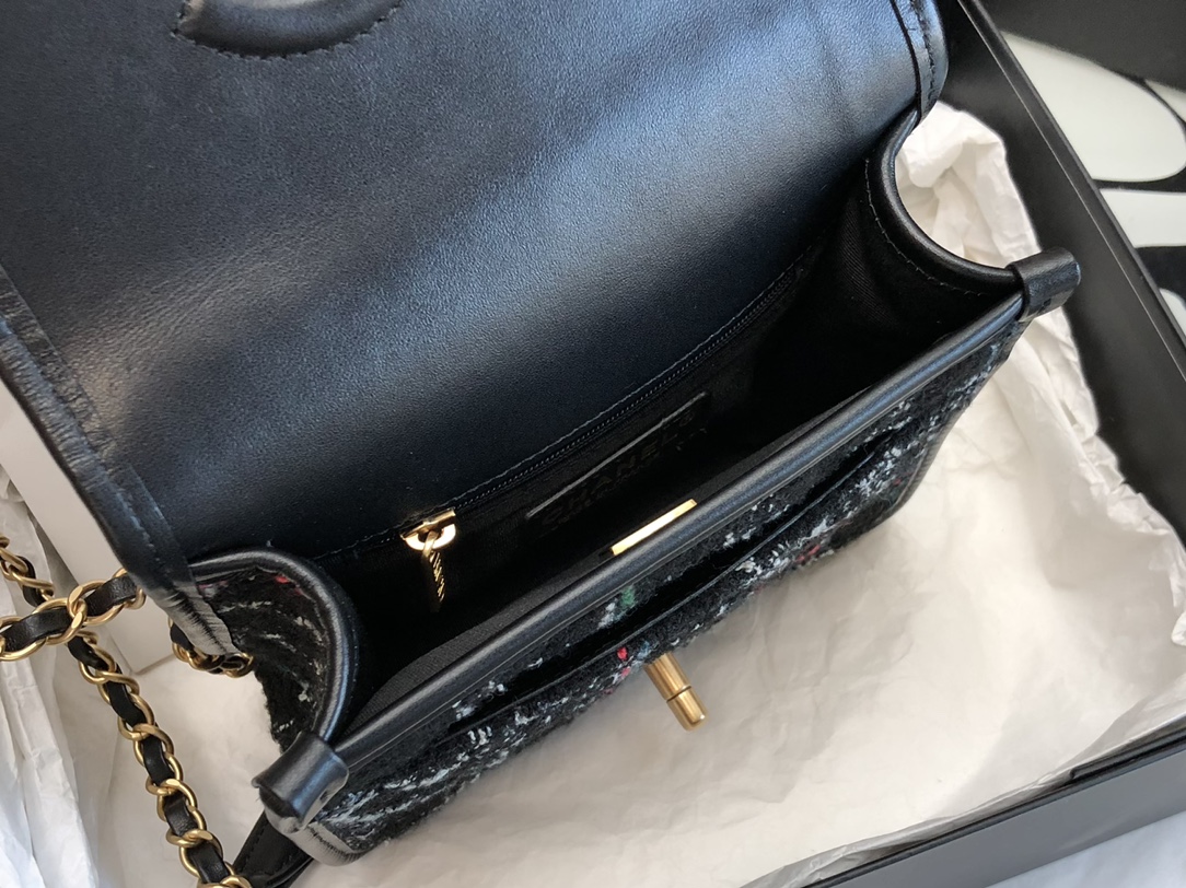 Diro Saddle Bag-25.5 x 20 x 6.5CM Diro Saddle Bag-25.5 x 20 x 6.5CM