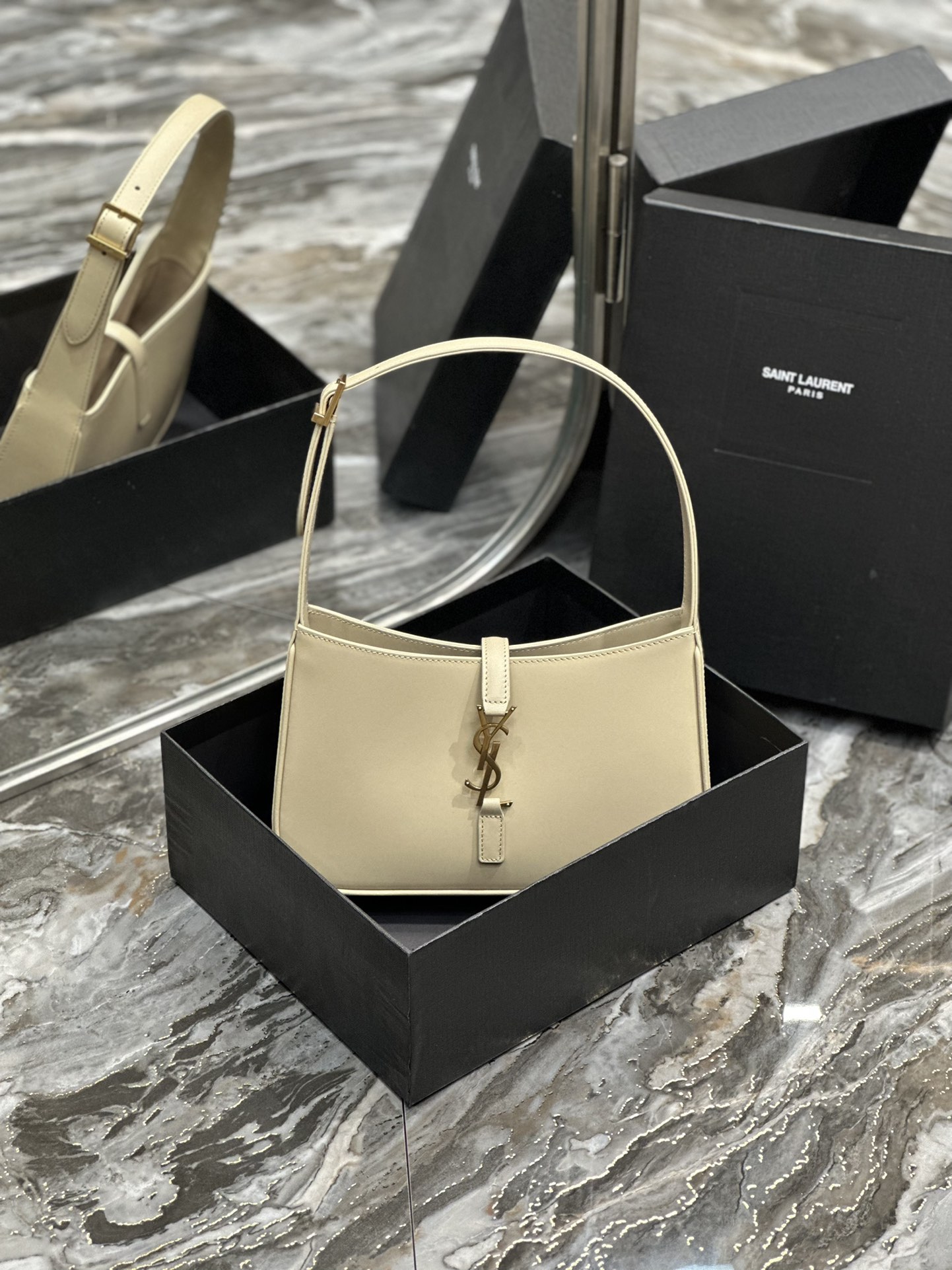 YSL Le5A7 Vintage Bag-25X14X10CM