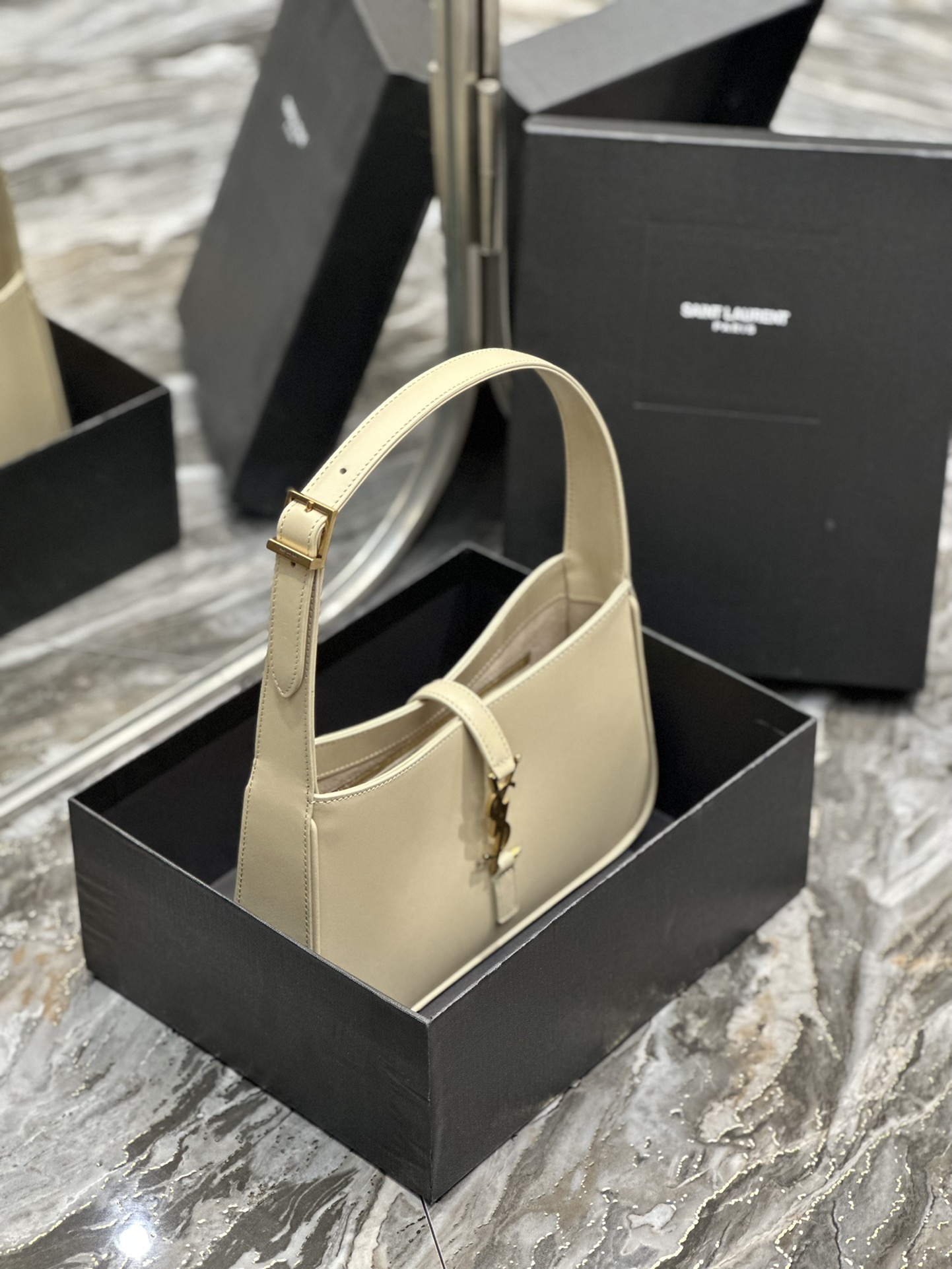 YSL Le5A7 Vintage Bag-25X14X10CM