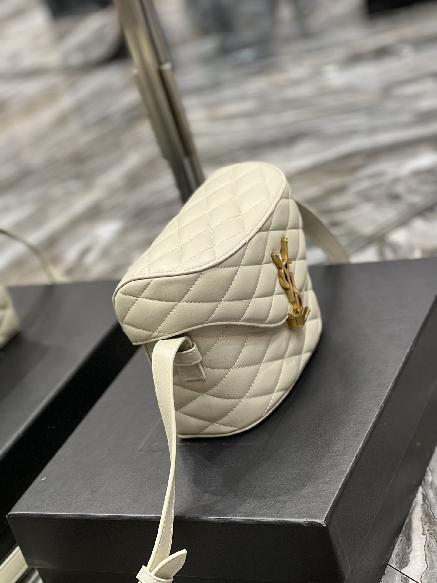 YSL June Handbags-19*15*8CM