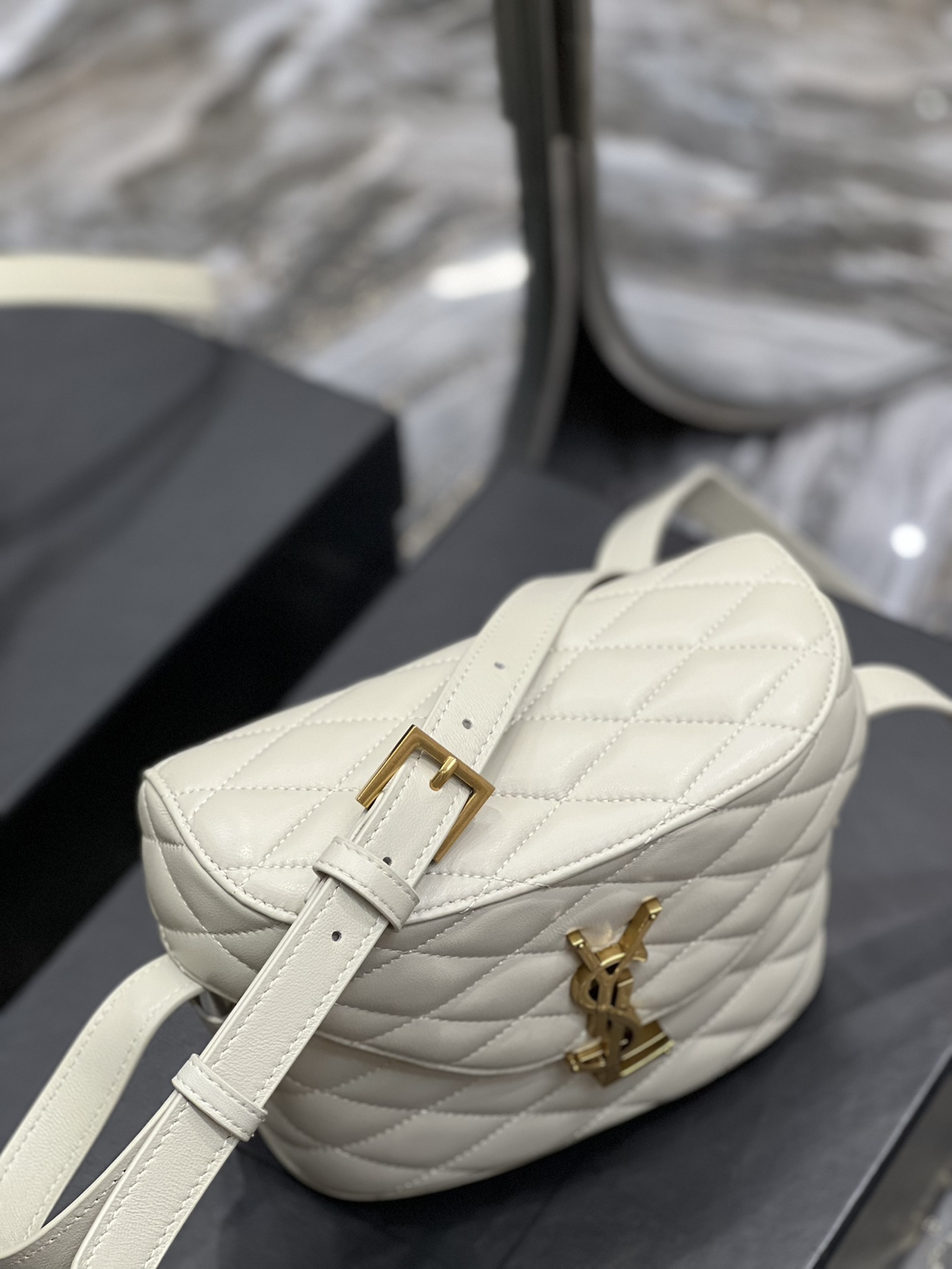 YSL June Handbags-19*15*8CM