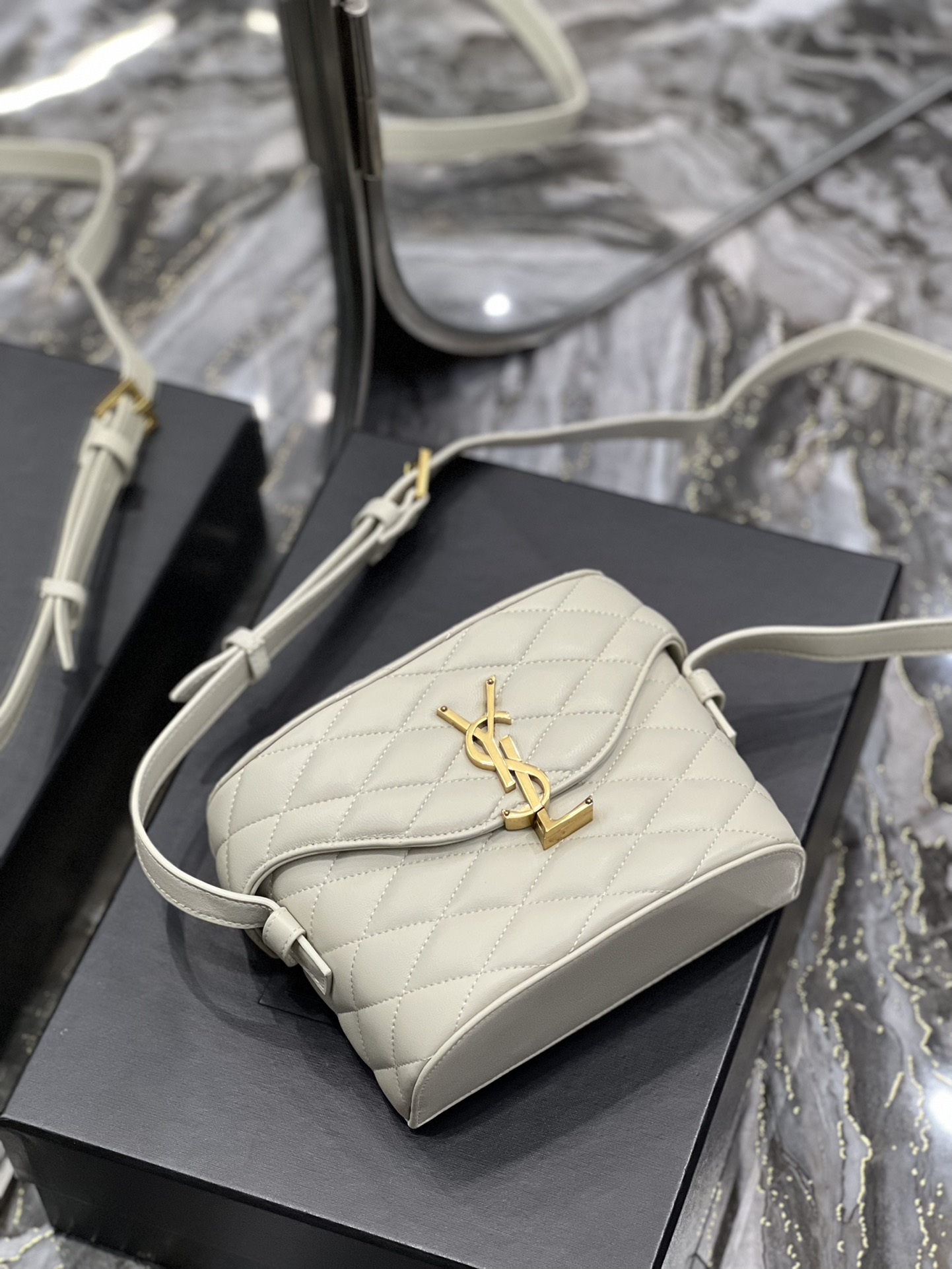 YSL June Handbags-19*15*8CM