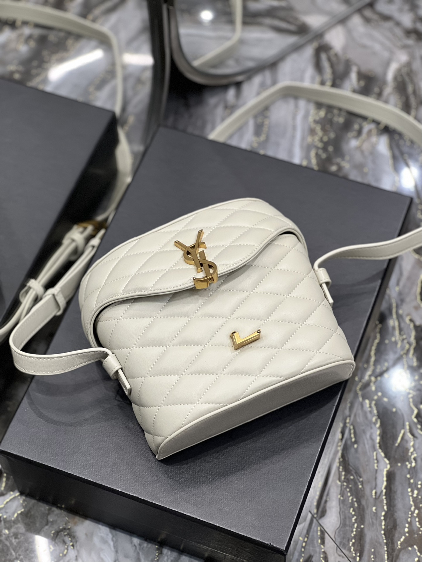 YSL June Handbags-19*15*8CM
