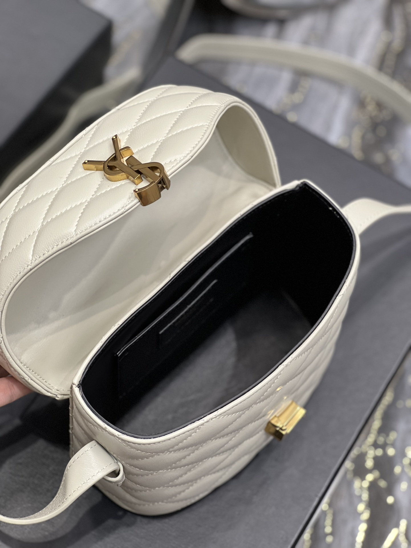 YSL June Handbags-19*15*8CM