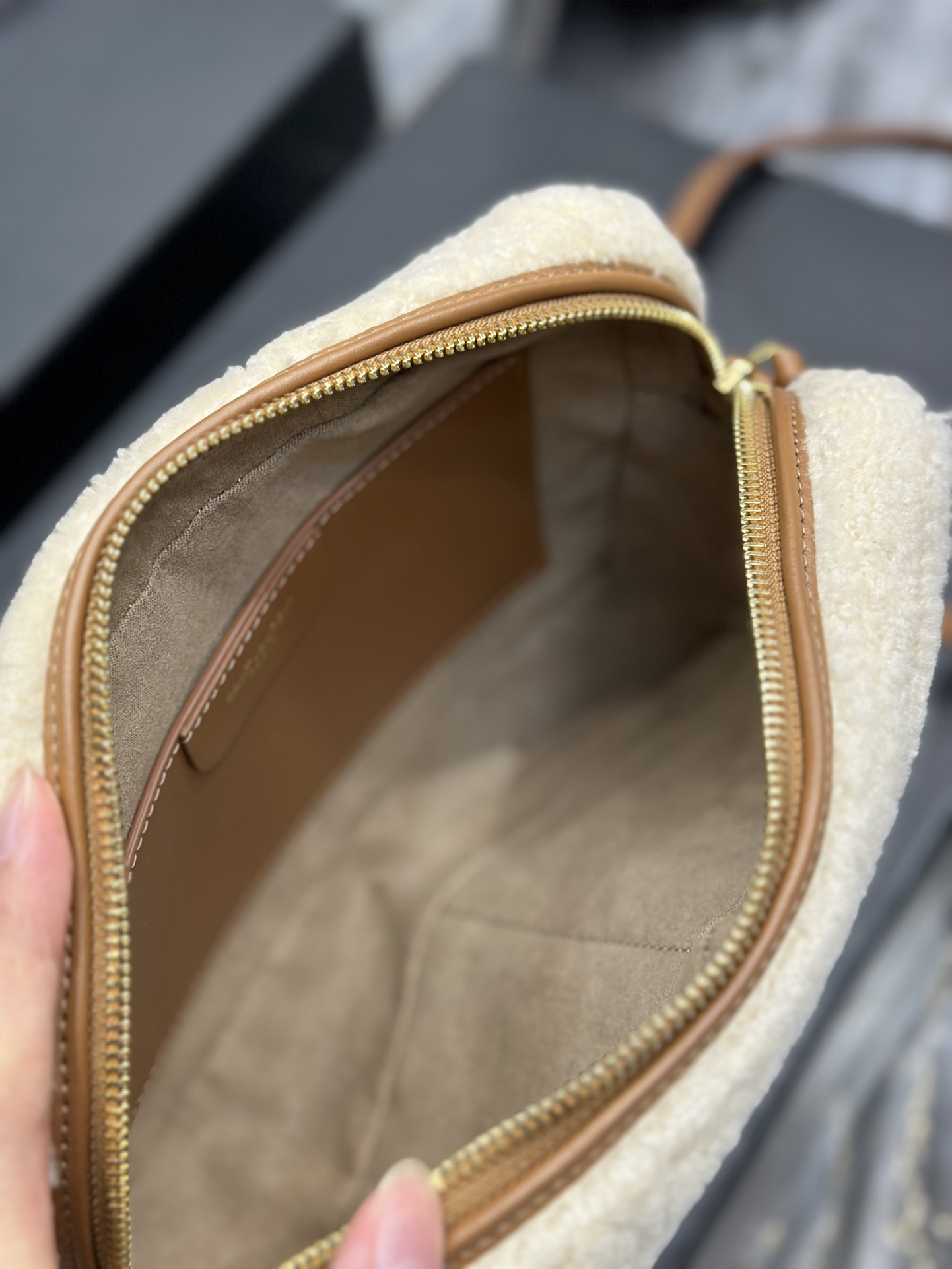 YSL Lou Camera Bag-‎23x16x6CM