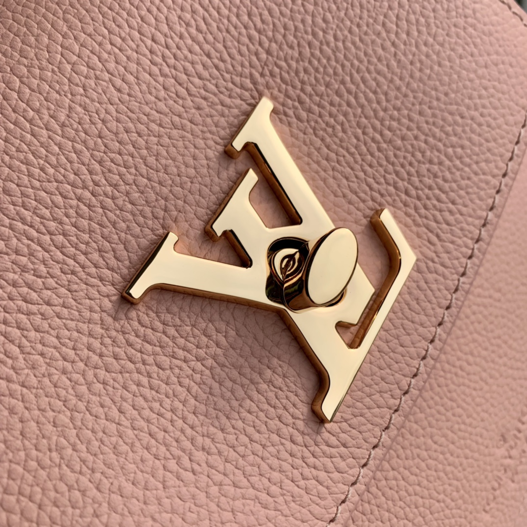 Louis Vuitton Lockme Ever 23x17x10CM Louis Vuitton Lockme Ever 23x17x10CM