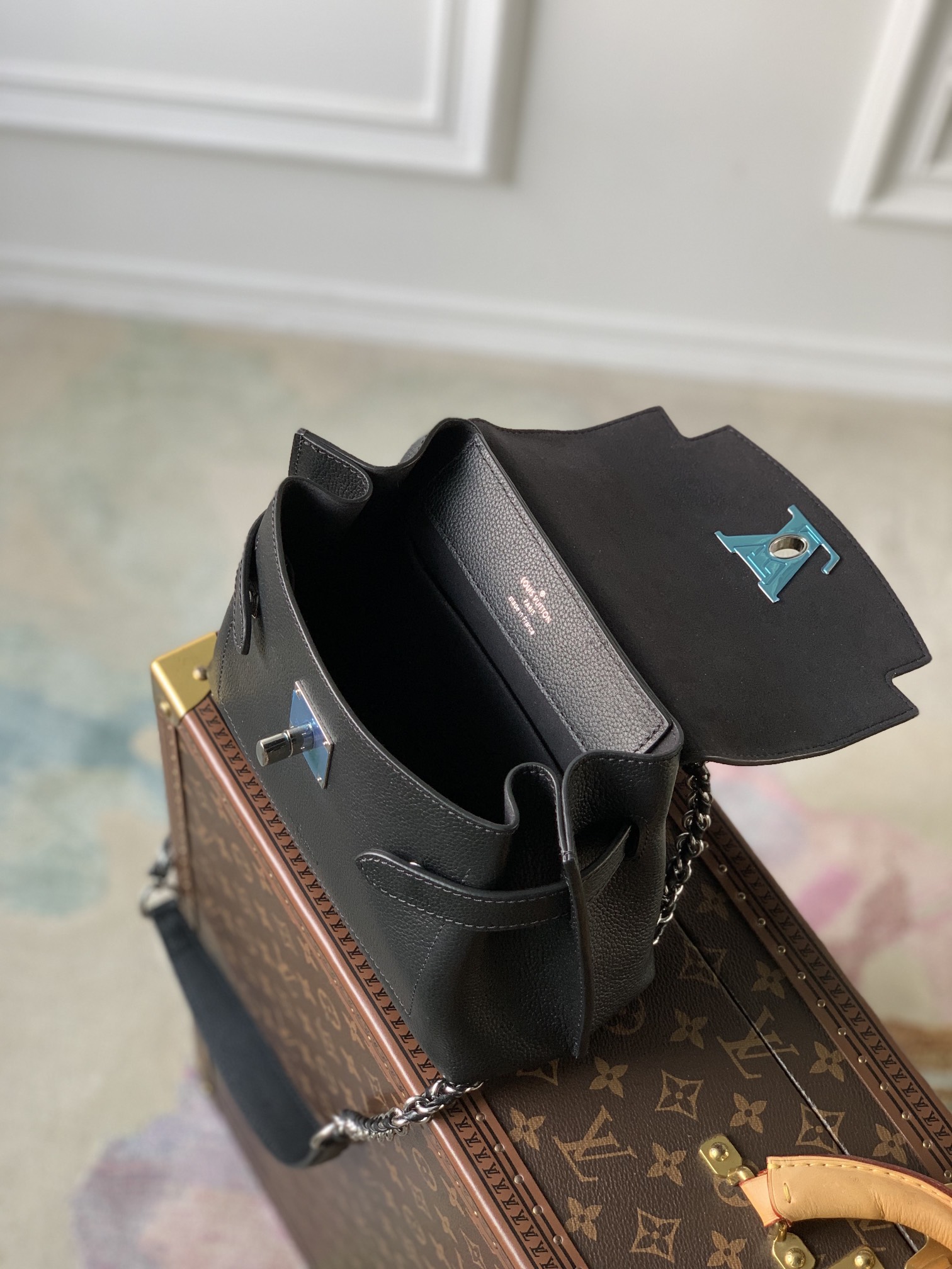 Louis Vuitton Lockme Ever 23x17x10CM Louis Vuitton Lockme Ever 23x17x10CM
