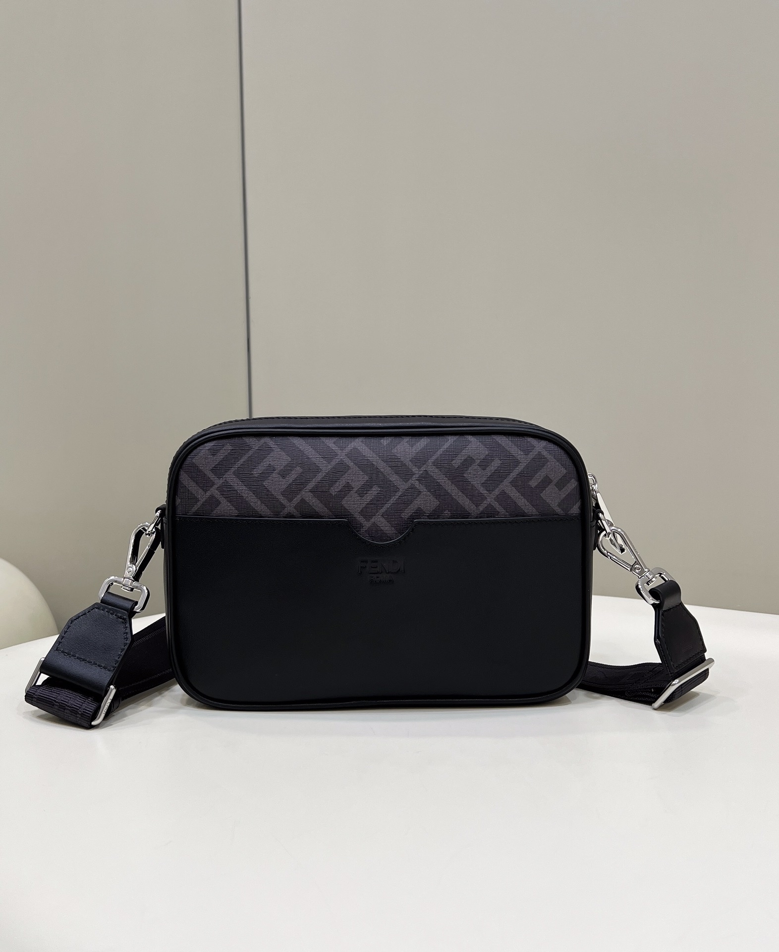 FendI Camera Bag-23.5x5x16CM