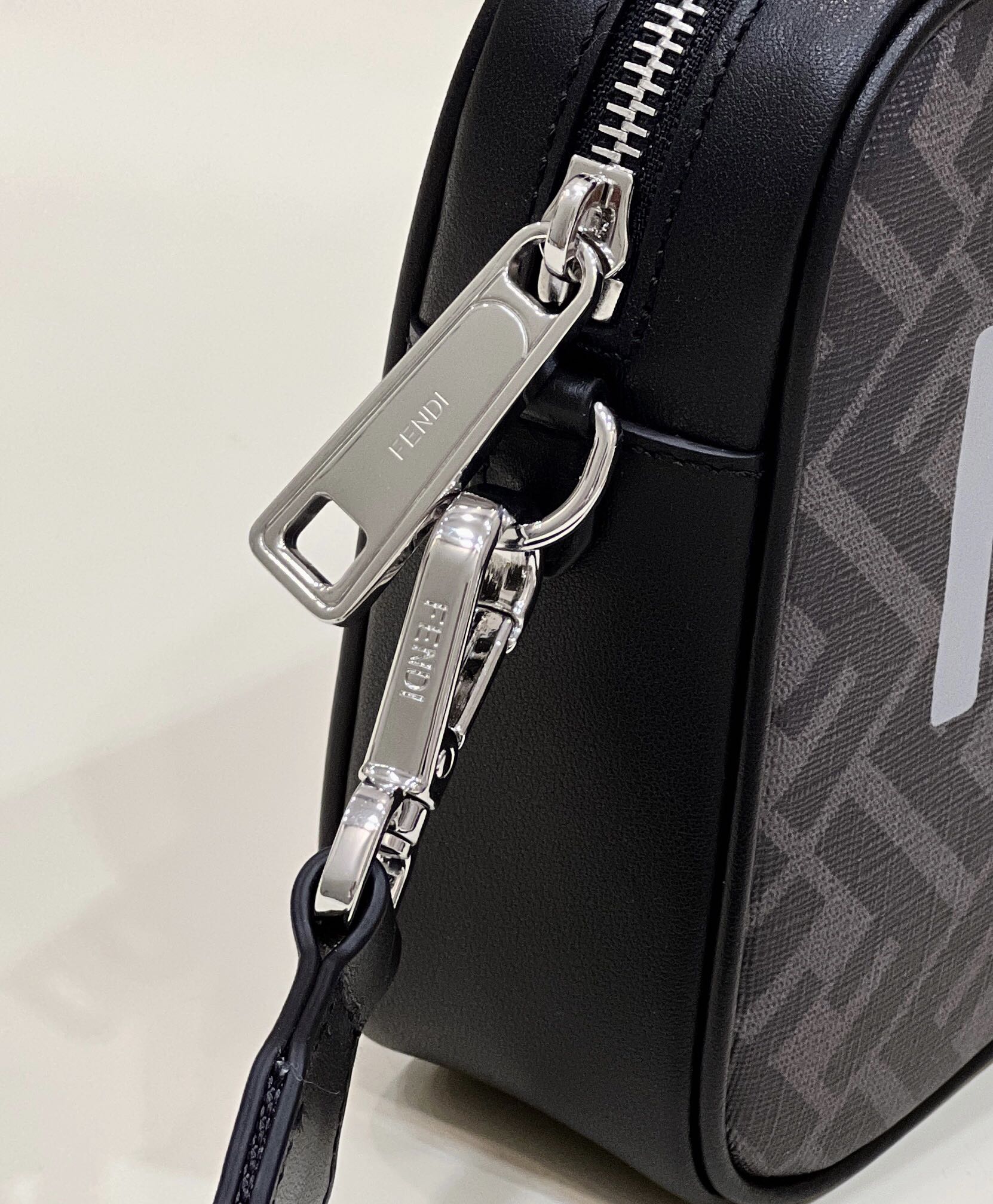 FendI Camera Bag-23.5x5x16CM