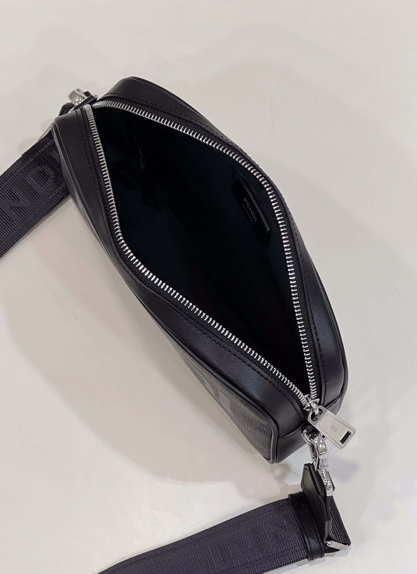 FendI Camera Bag-23.5x5x16CM