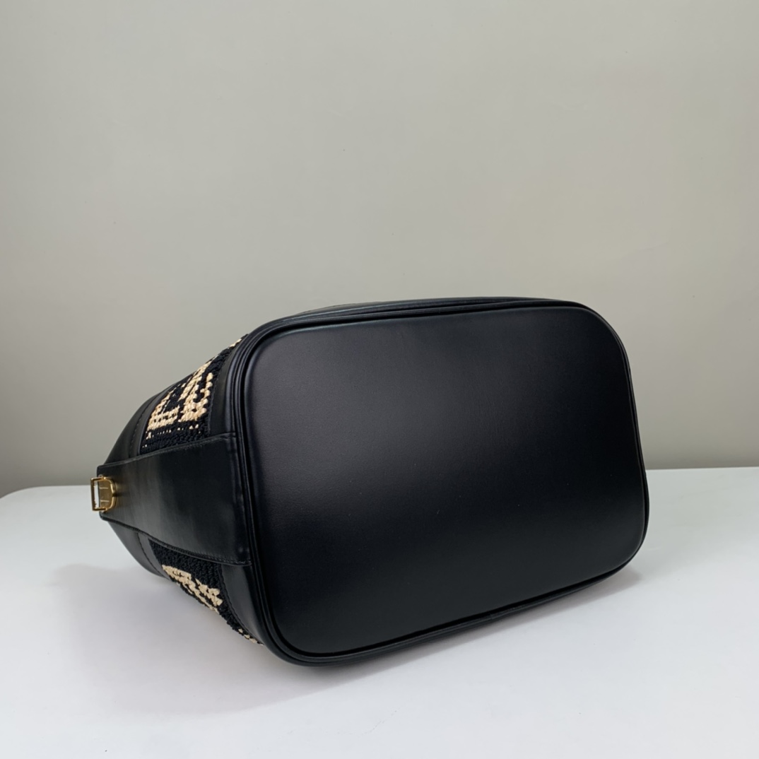 FendI Raffia Bag-35 x22 x18CM
