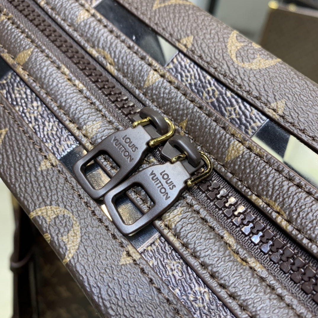 Louis Vuitton Soft Trunk-M20233-25x17x9.5M