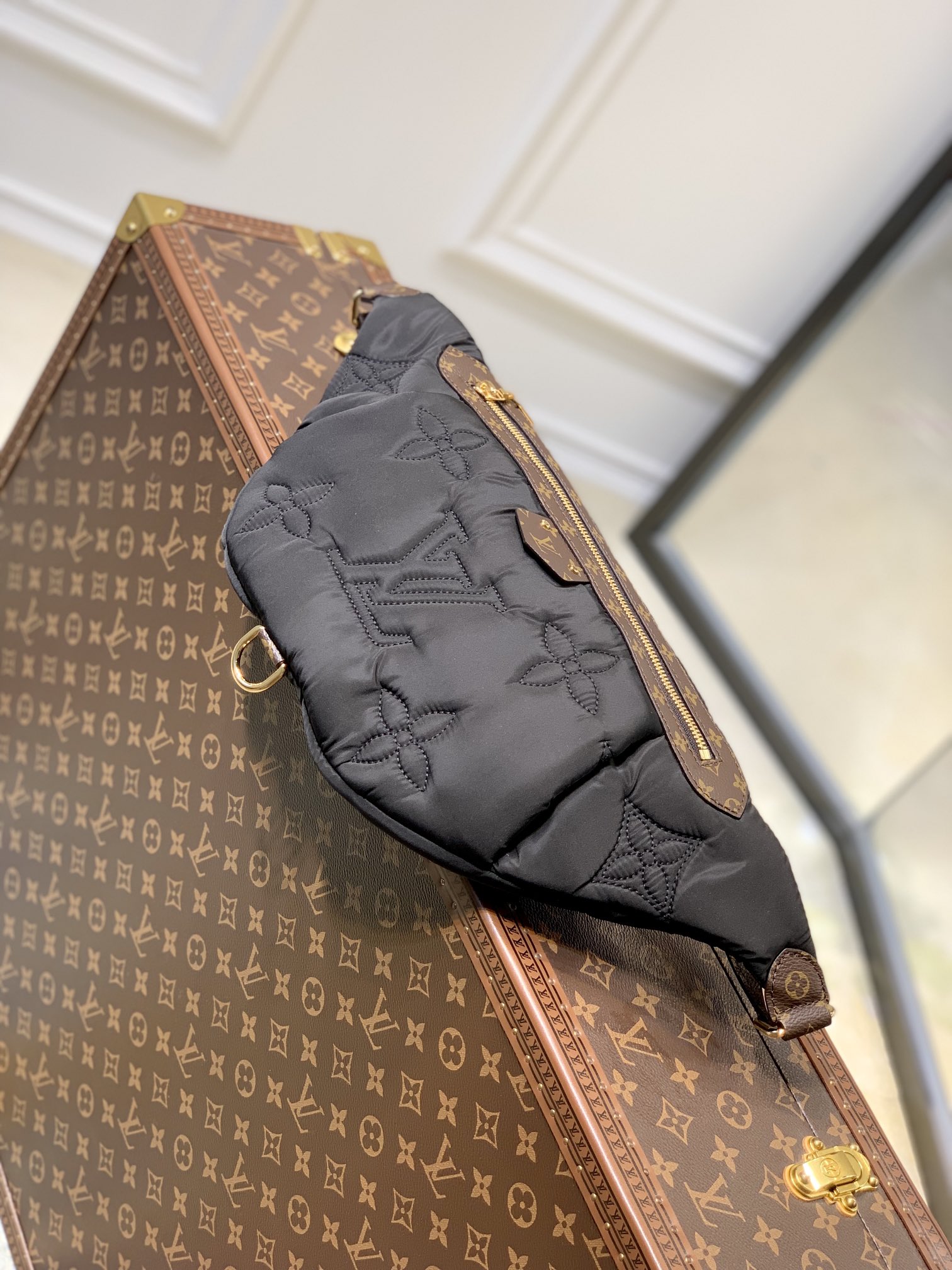 Louis Vuitton Pillow Maxi Bum Bag-44 x 24 x 7CM