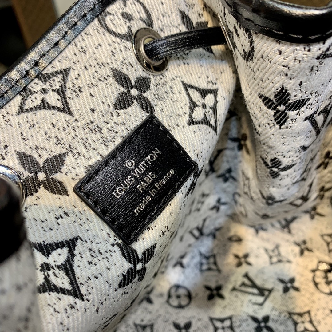 Louis Vuitton Petit Noé -25*28.5*20CM