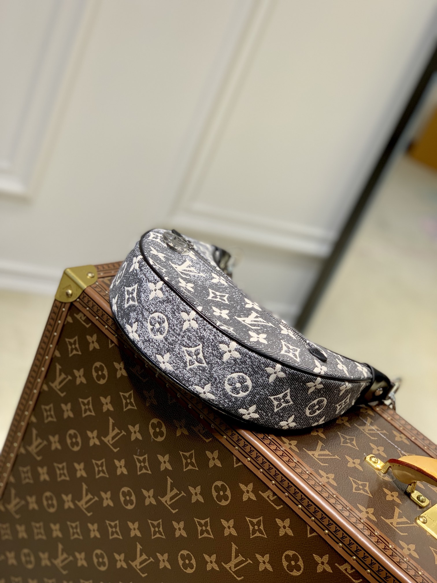 Louis Vuitton Loop Handbags-M40511-23*13*6CM