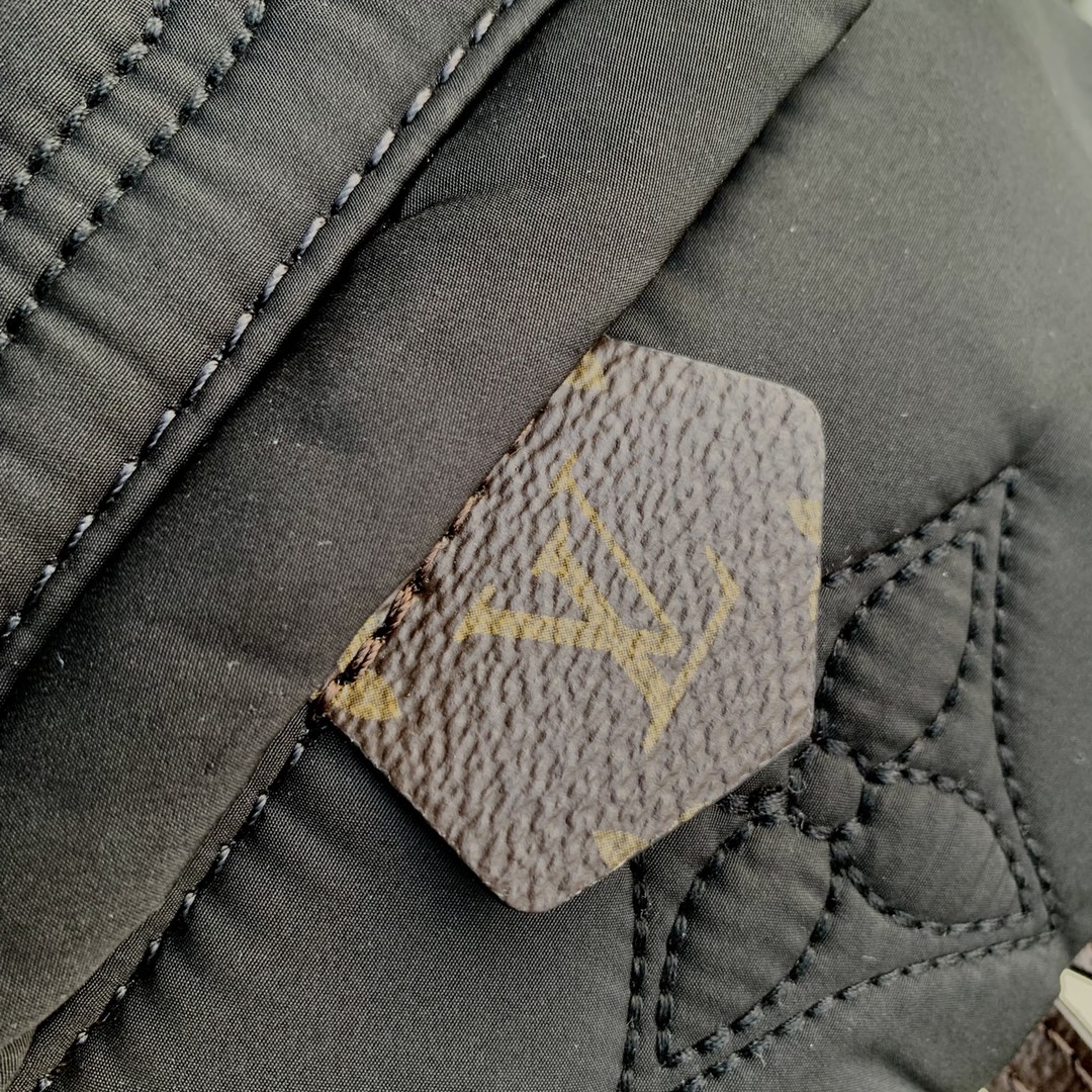 Louis Vuitton Pillow Palm Springs Backpack-17 x 22 x 10CM
