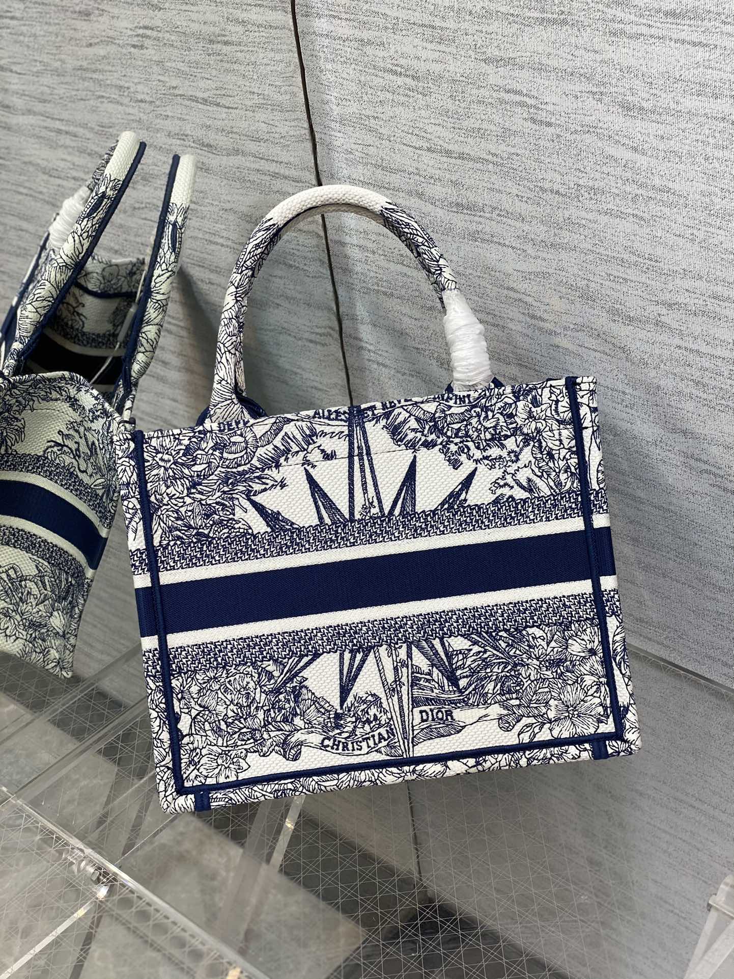 Diro Small Book Tote-26*8*22CM