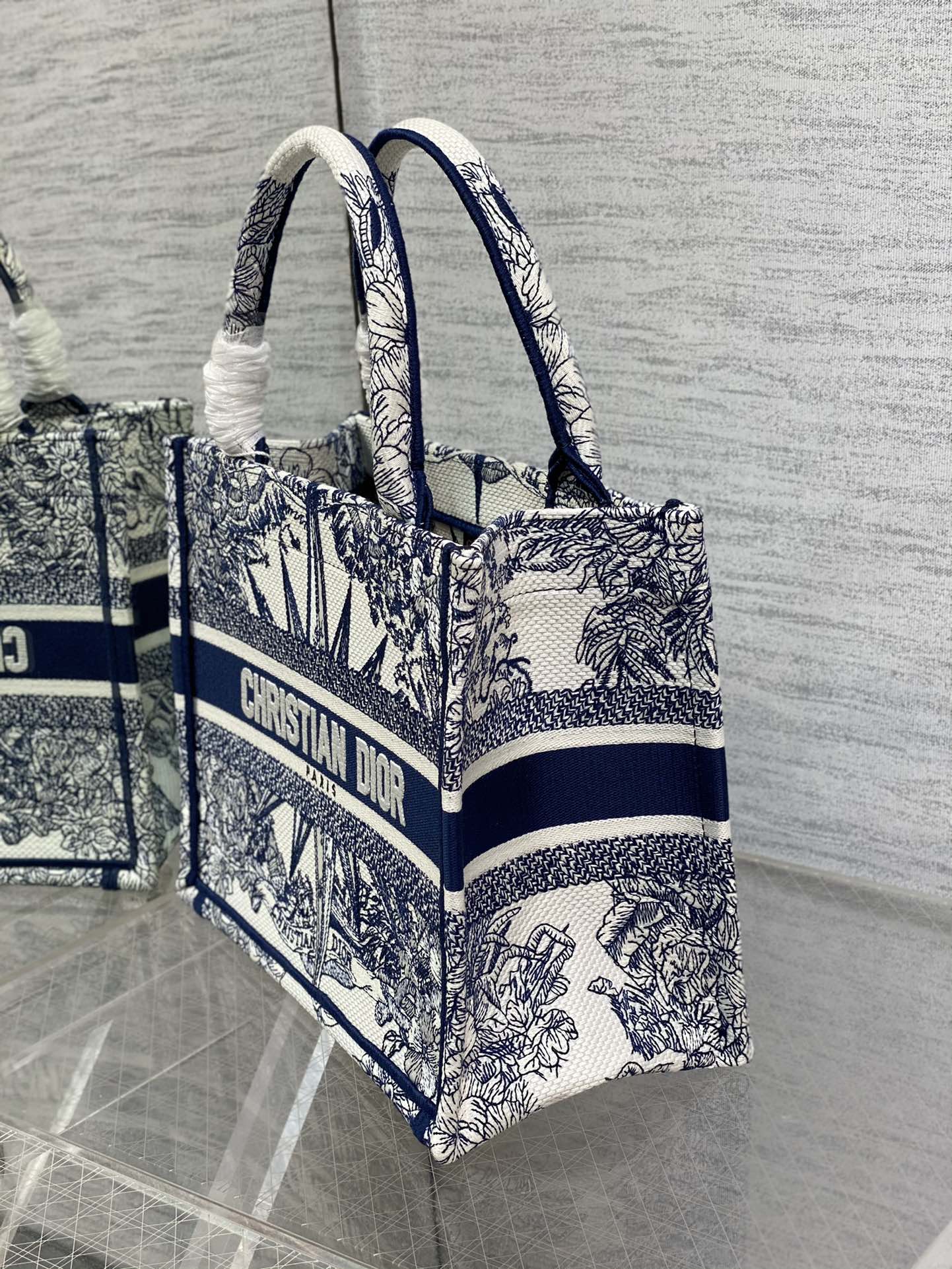 Diro Small Book Tote-26*8*22CM