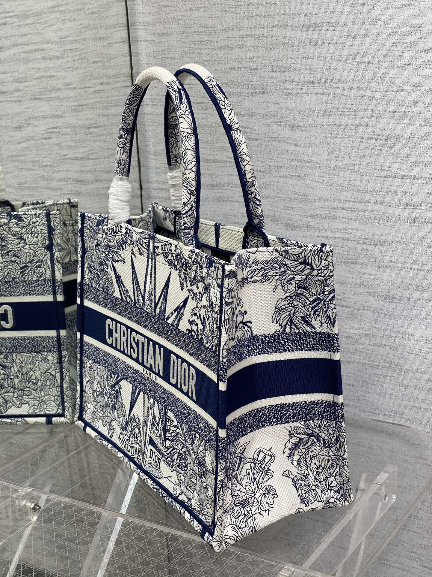 Diro Small Book Tote-36*18*28CM