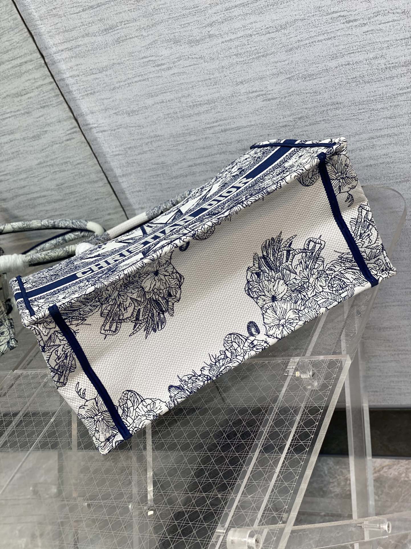 Diro Small Book Tote-36*18*28CM