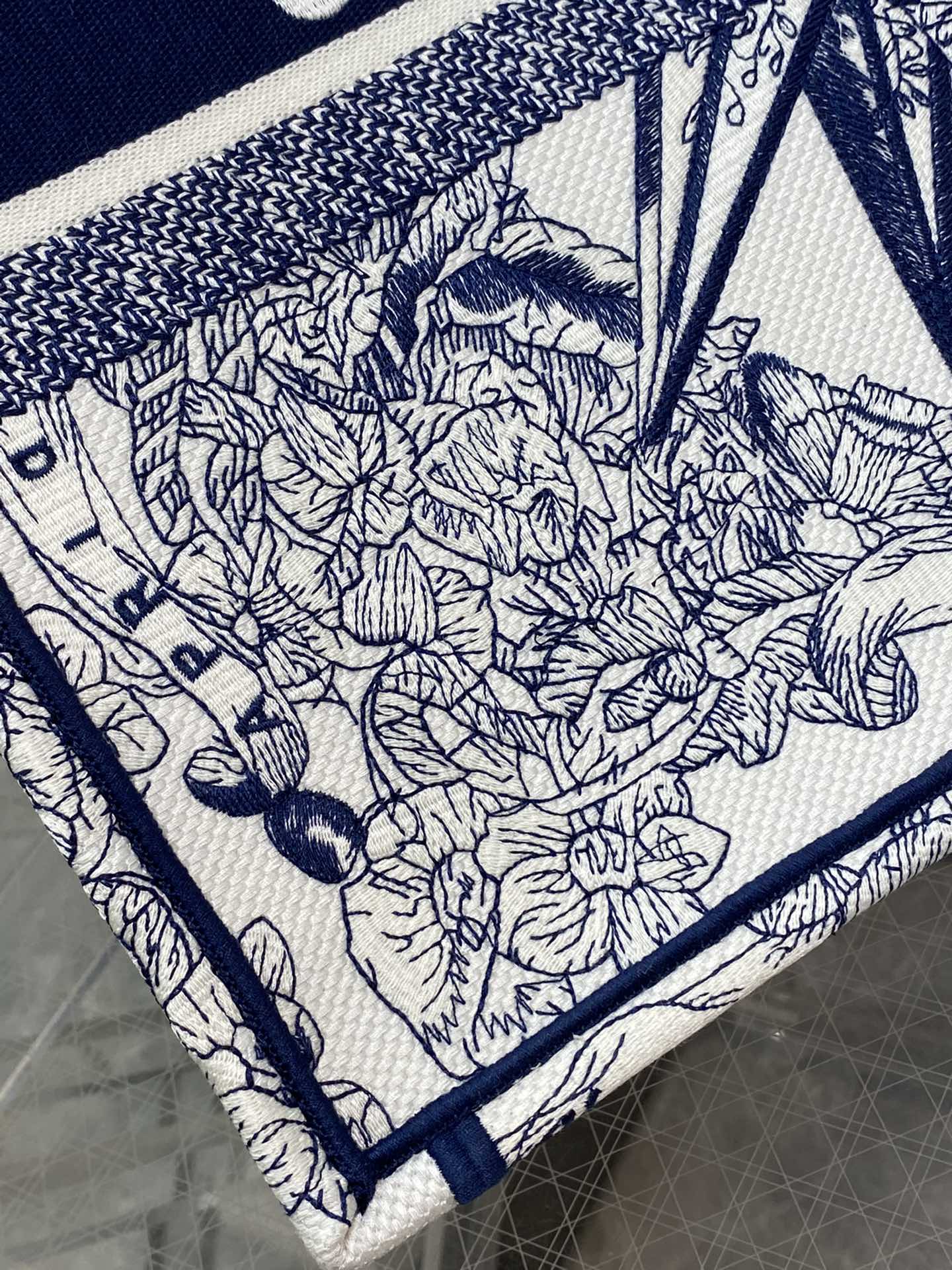 Diro Book Tote Bags-42*32*5CM