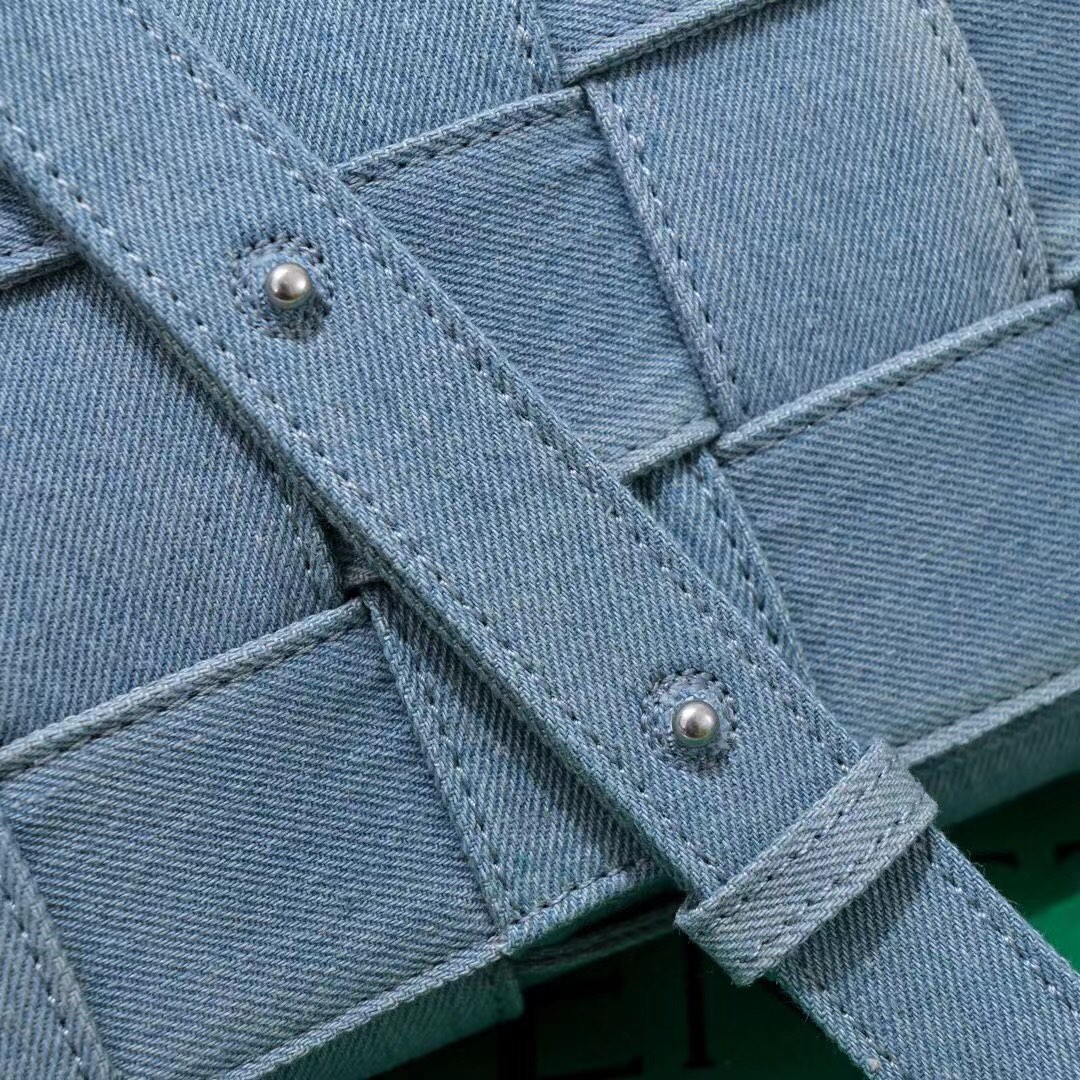 Bottega Veneta Cassette Bag-23x15x6CM