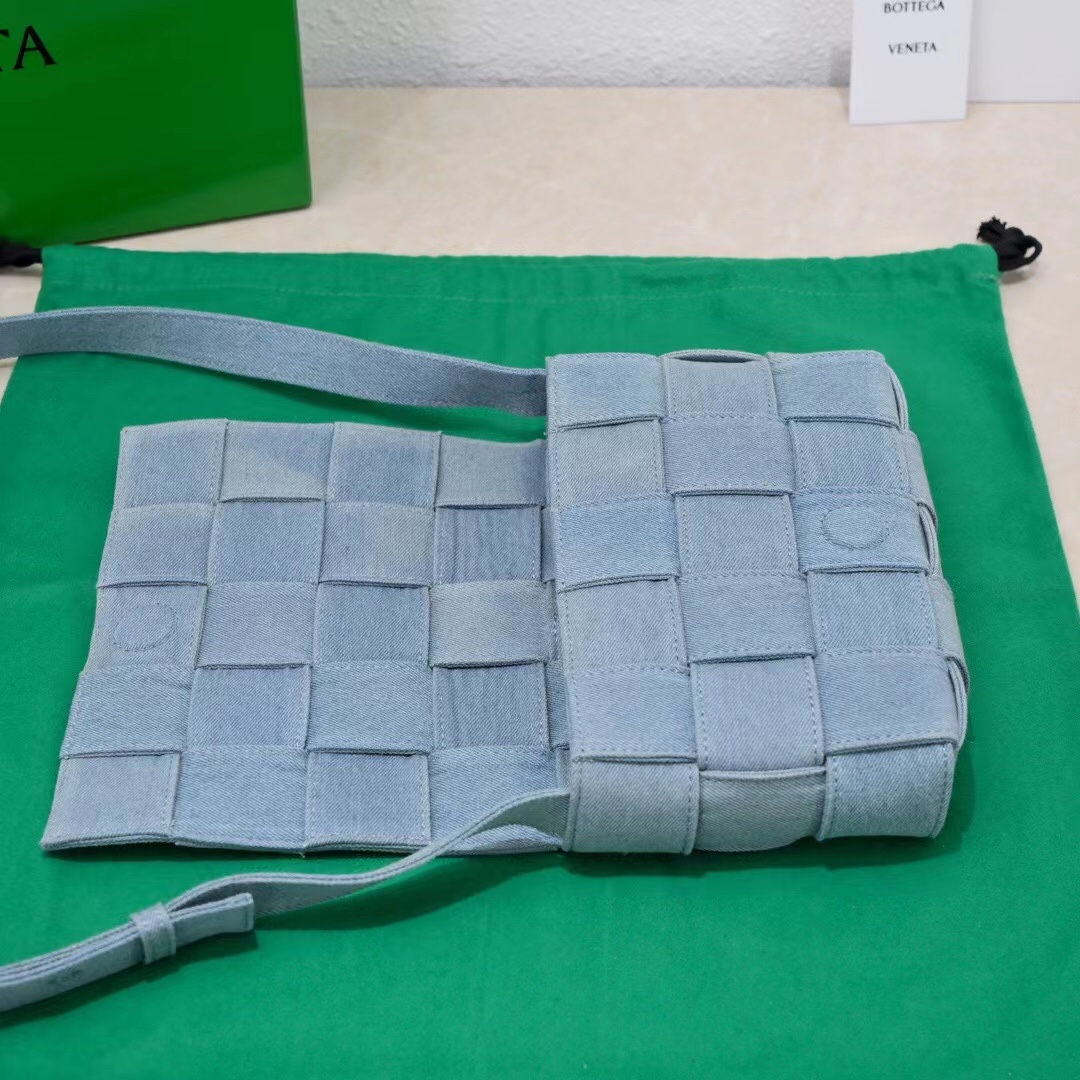 Bottega Veneta Cassette Bag-23x15x6CM